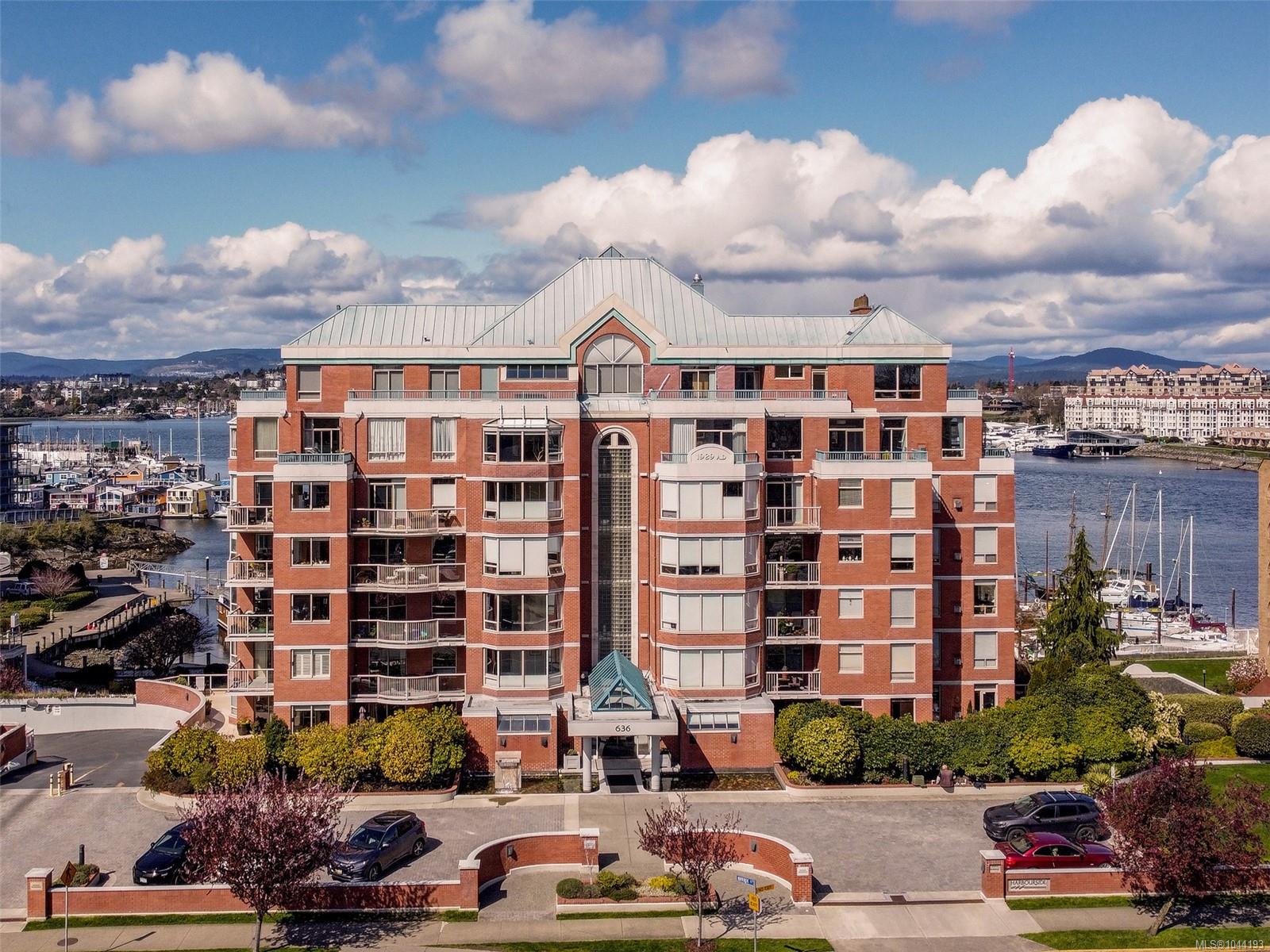 636 Montreal St #101