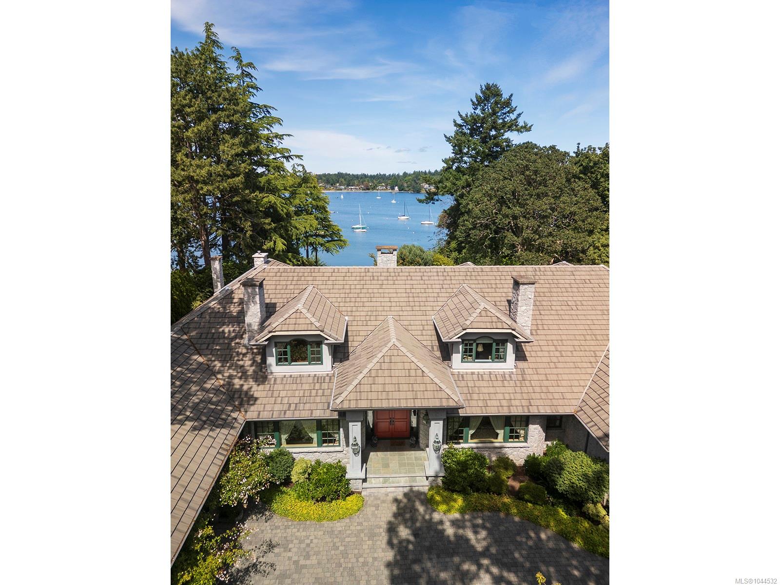 3445 Beach Dr