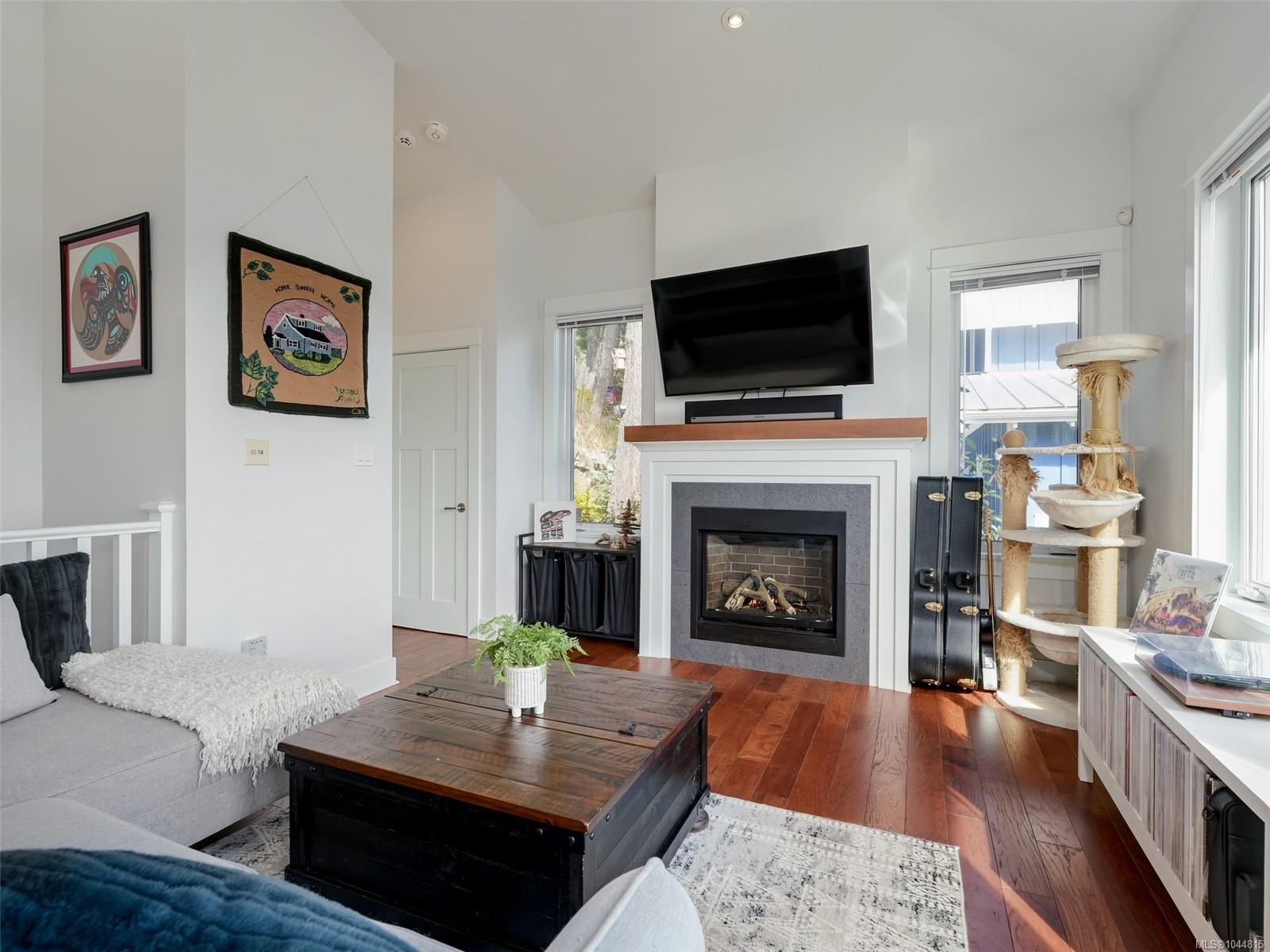 125 Hilltop Cres