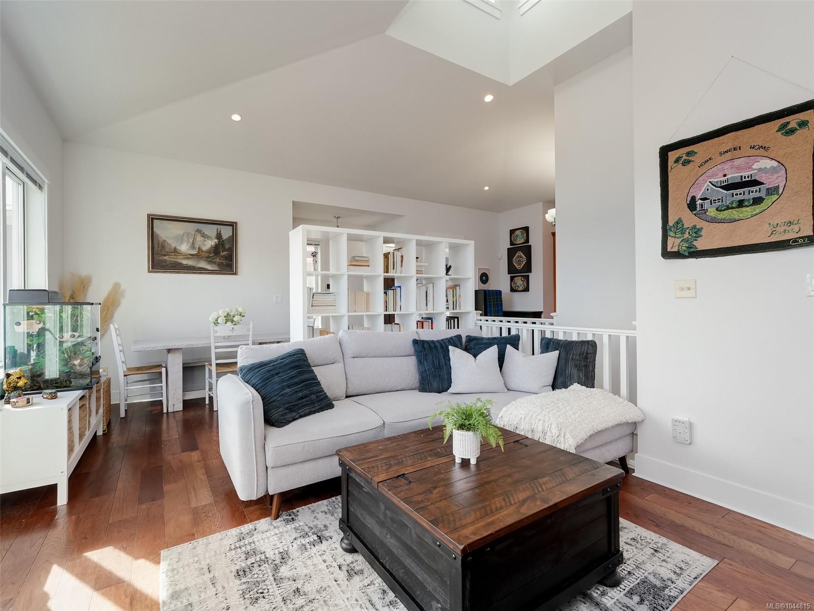 125 Hilltop Cres