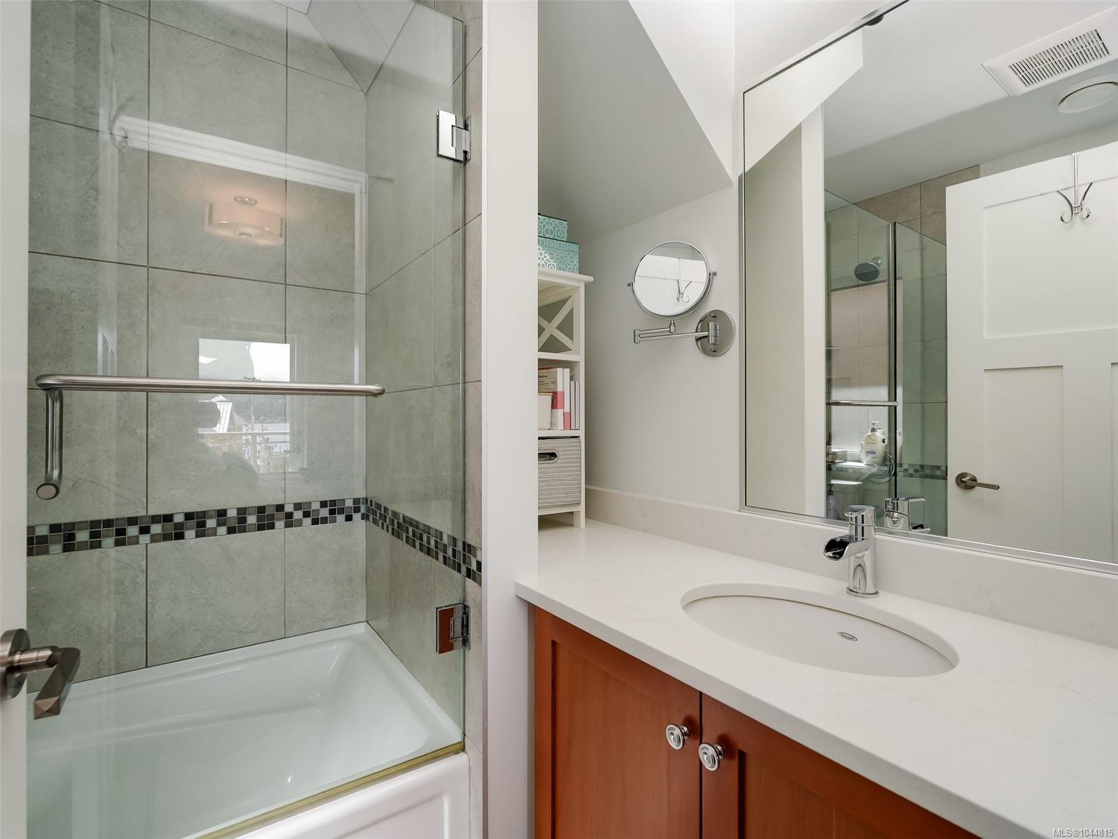 125 Hilltop Cres
