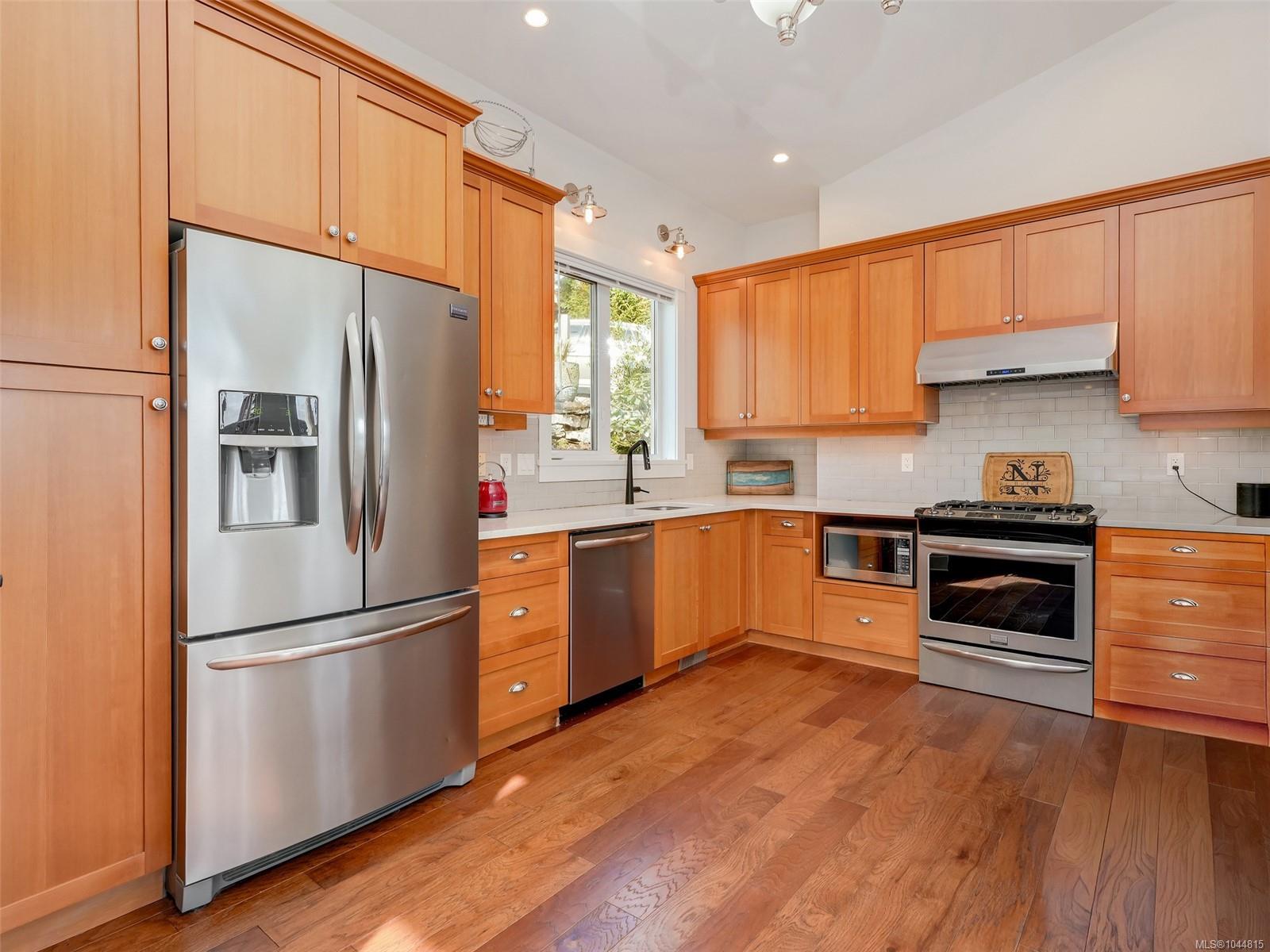 125 Hilltop Cres