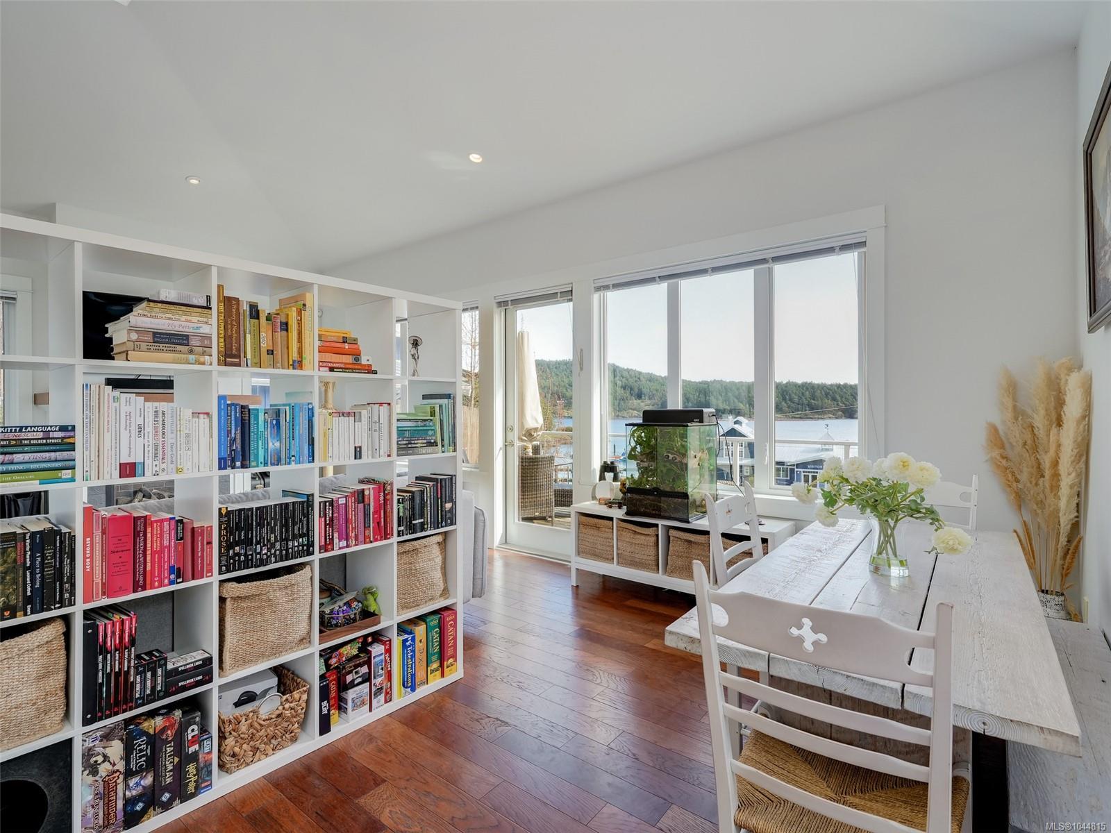 125 Hilltop Cres