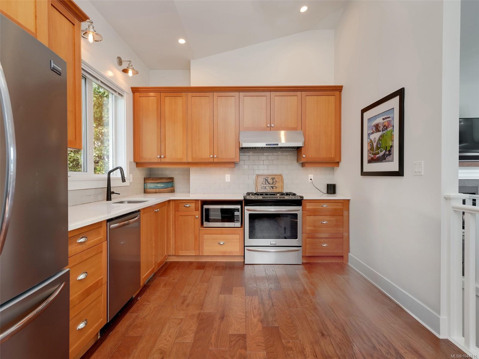 125 Hilltop Cres