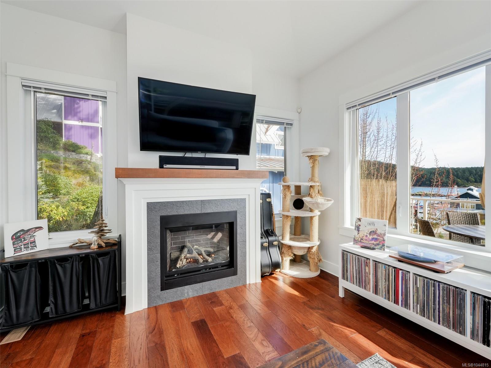 125 Hilltop Cres