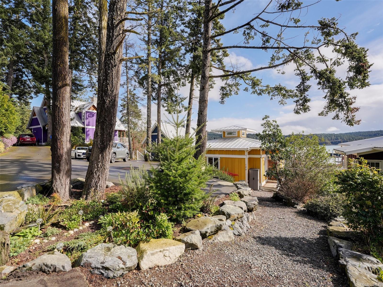 125 Hilltop Cres