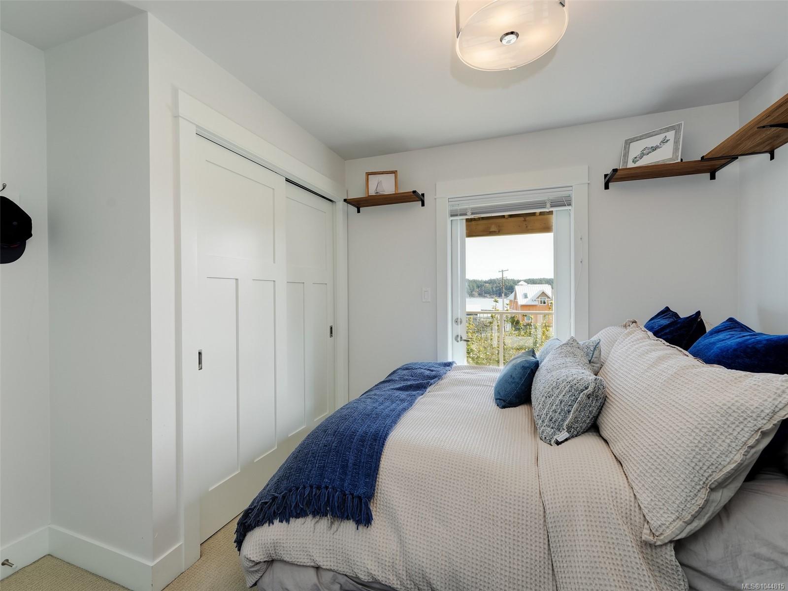 125 Hilltop Cres