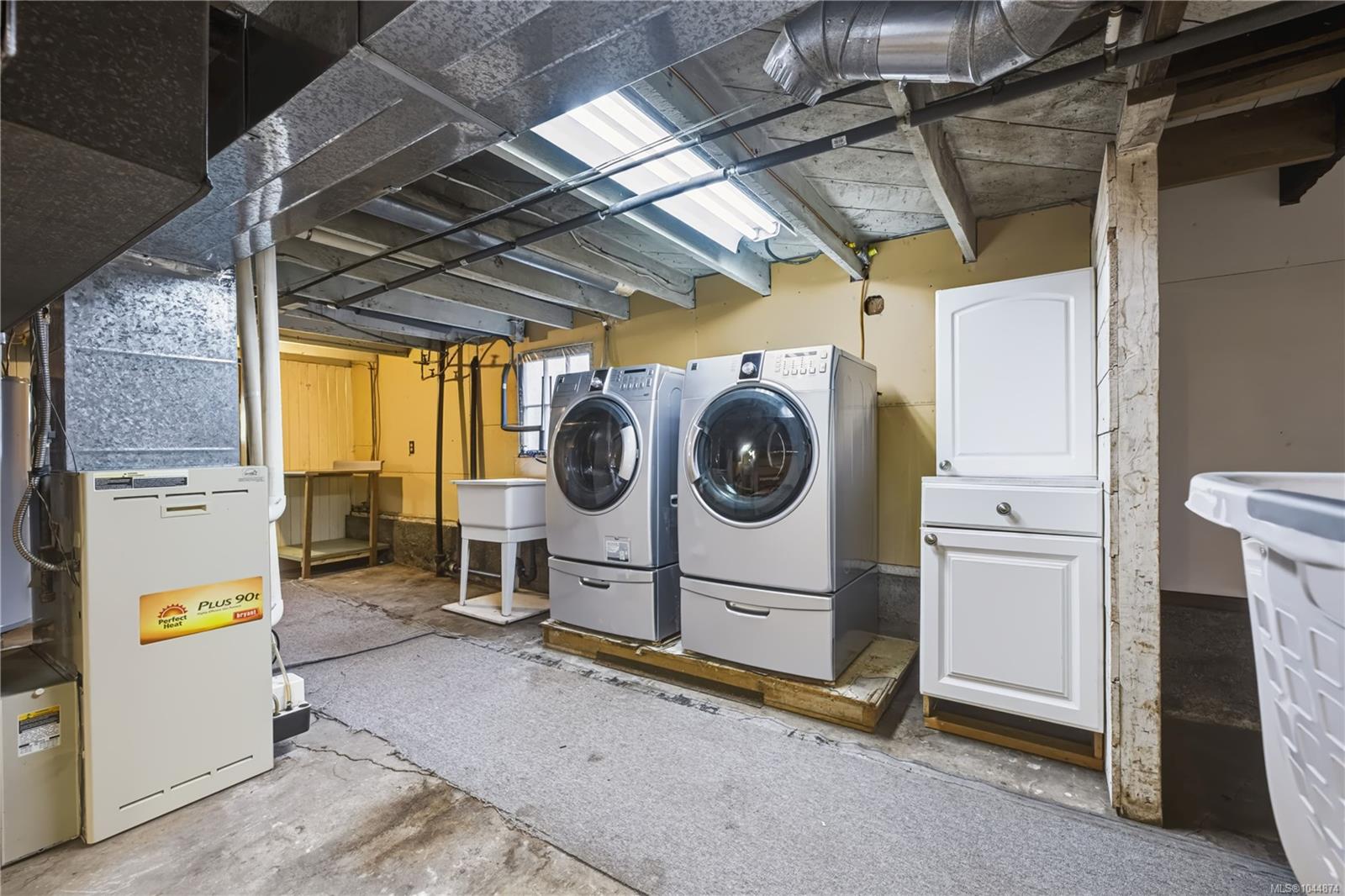 2449 Oregon Ave