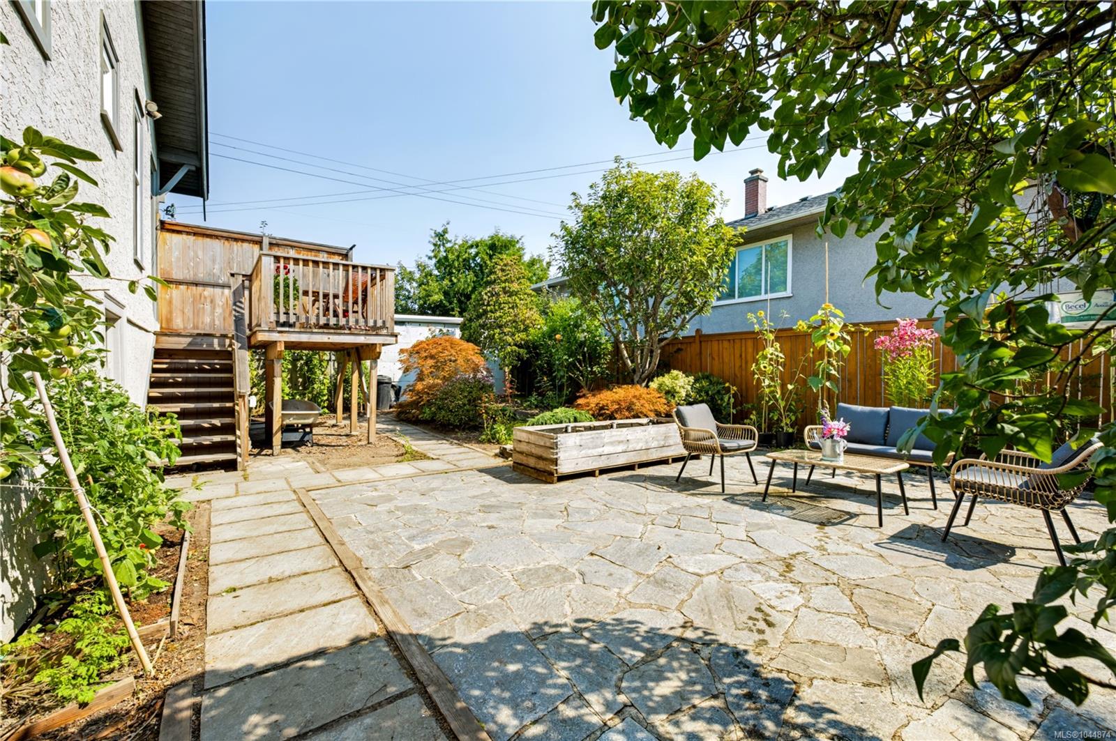 2449 Oregon Ave
