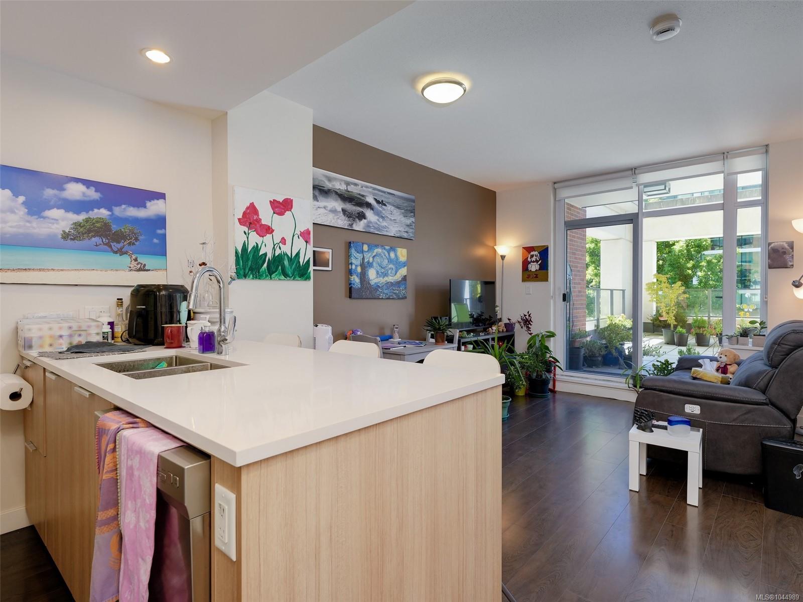 728 Yates St #307