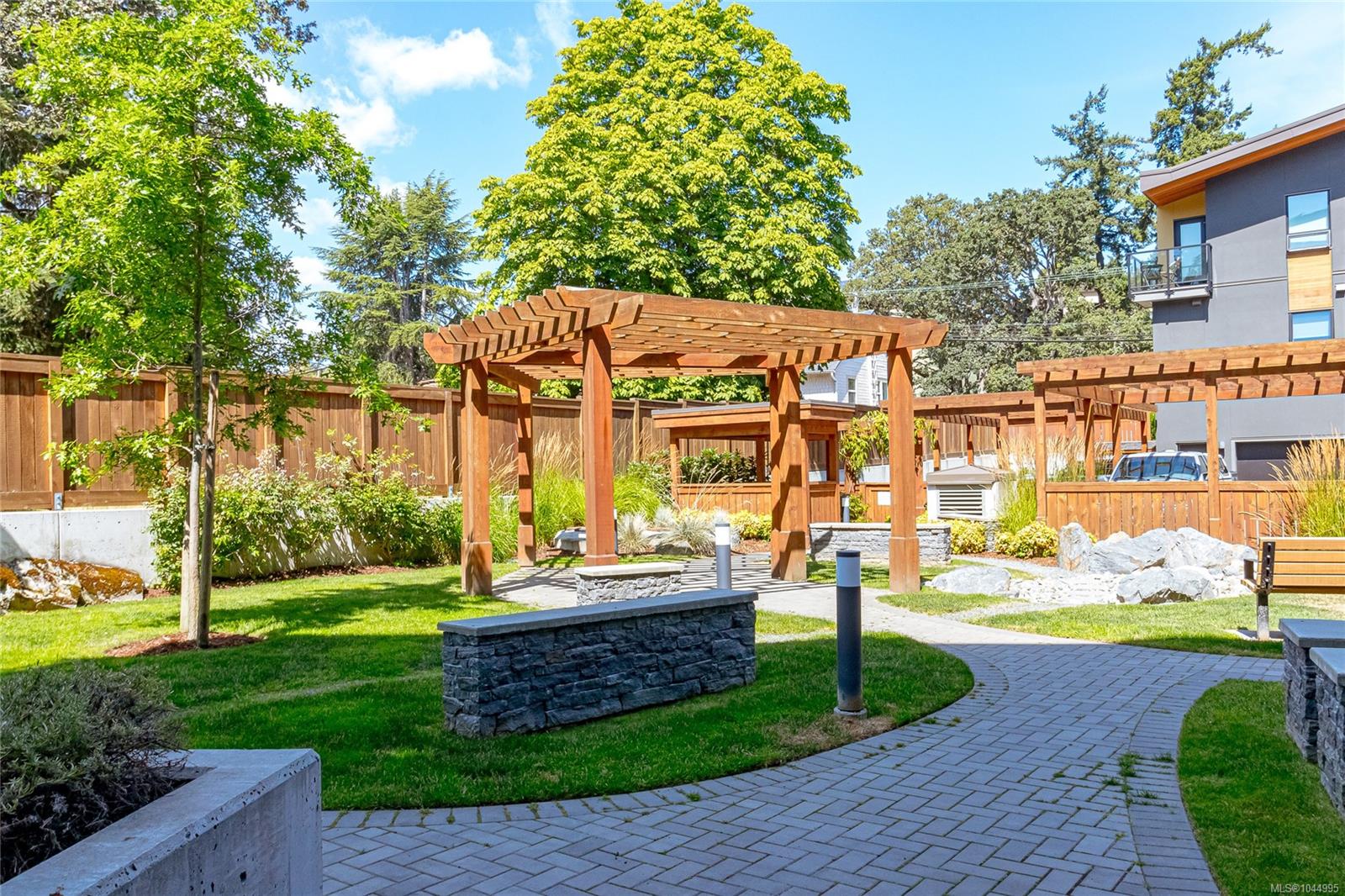 991 McKenzie Ave #312