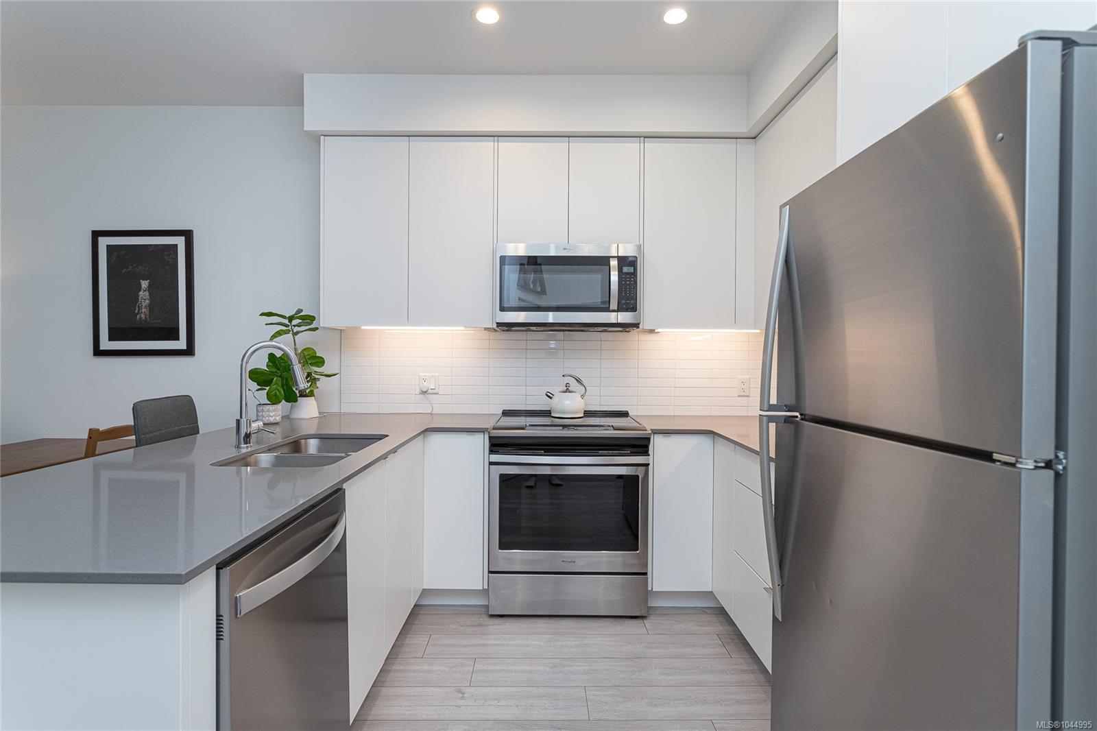 991 McKenzie Ave #312