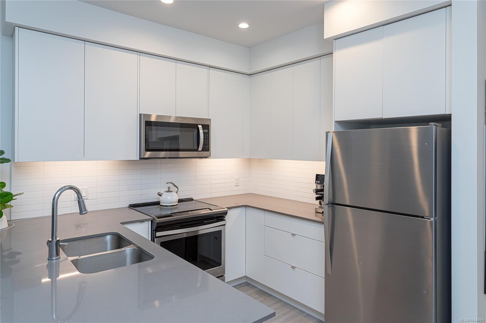 991 McKenzie Ave #312