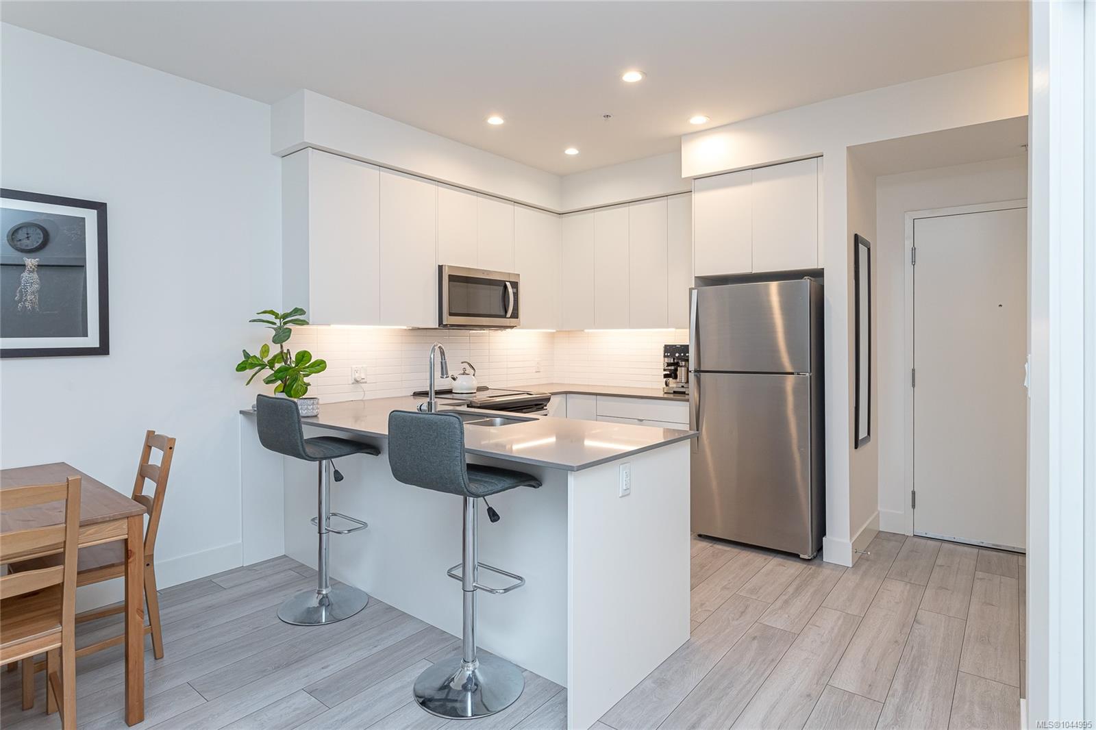 991 McKenzie Ave #312