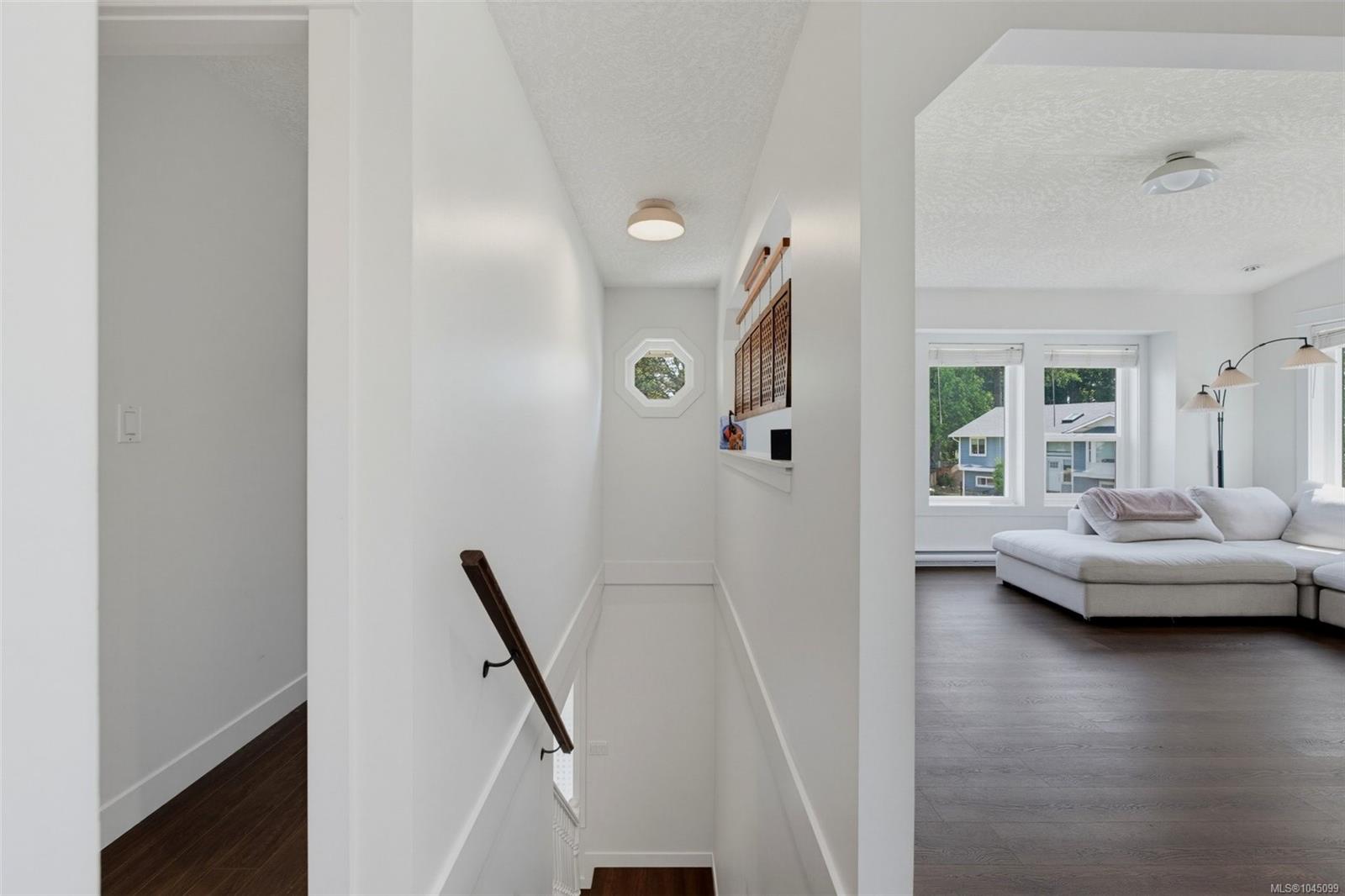 2962 Gladeson Lane