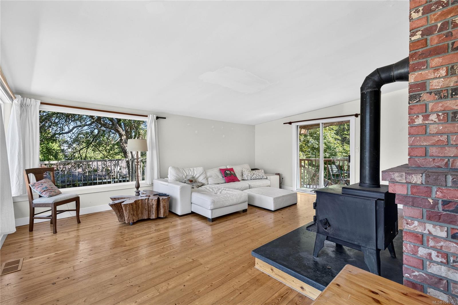243 Maliview Dr