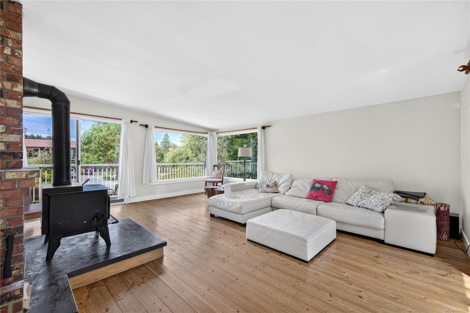 243 Maliview Dr