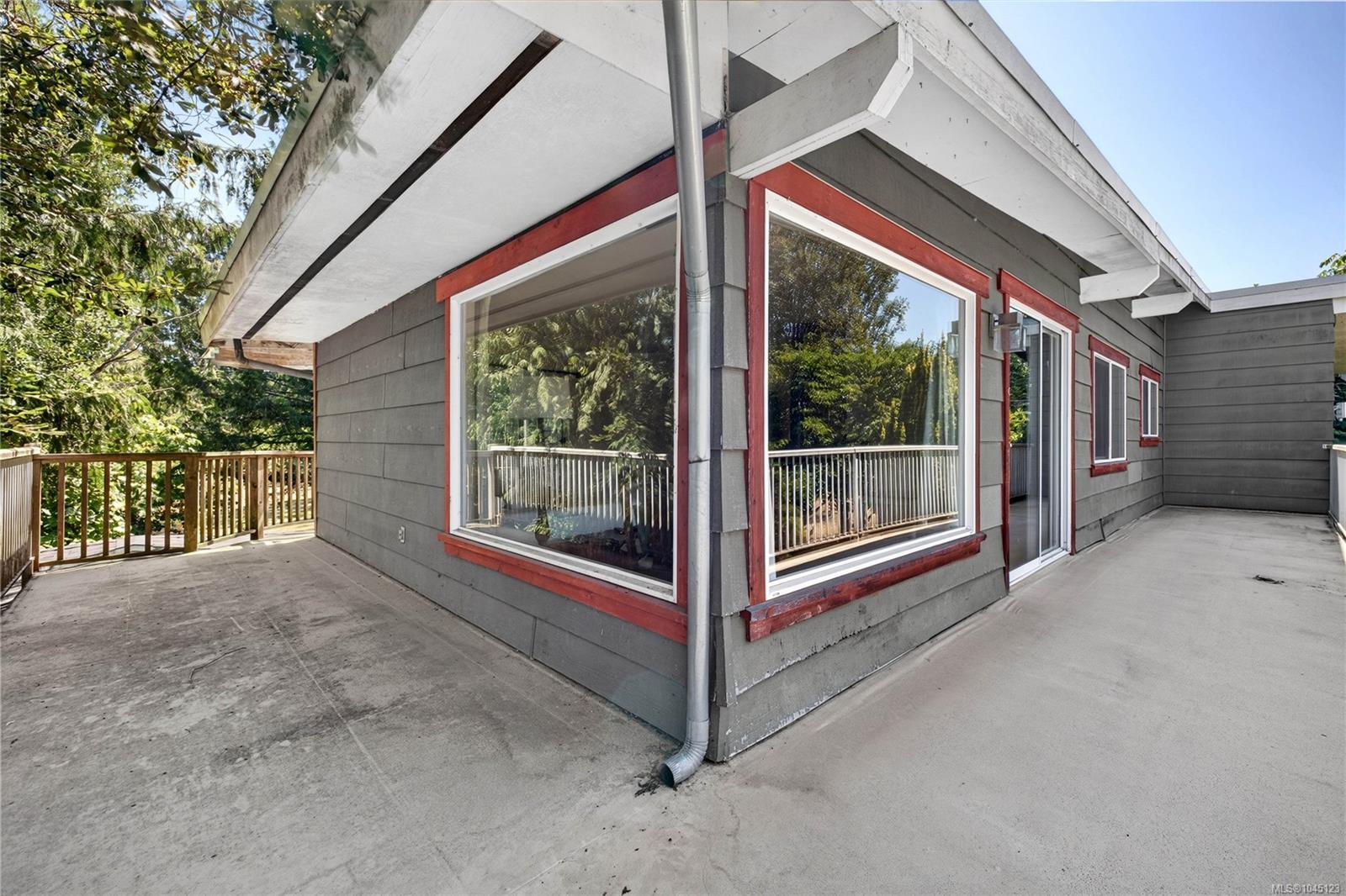 243 Maliview Dr