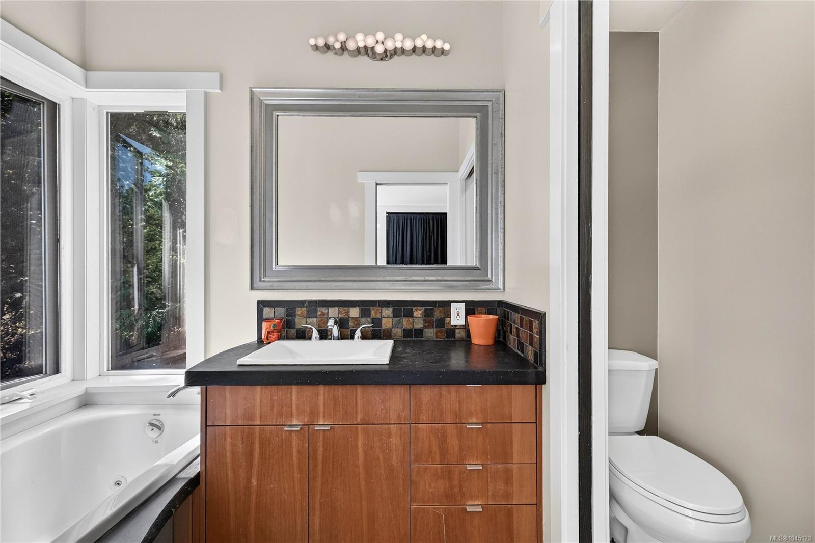 243 Maliview Dr
