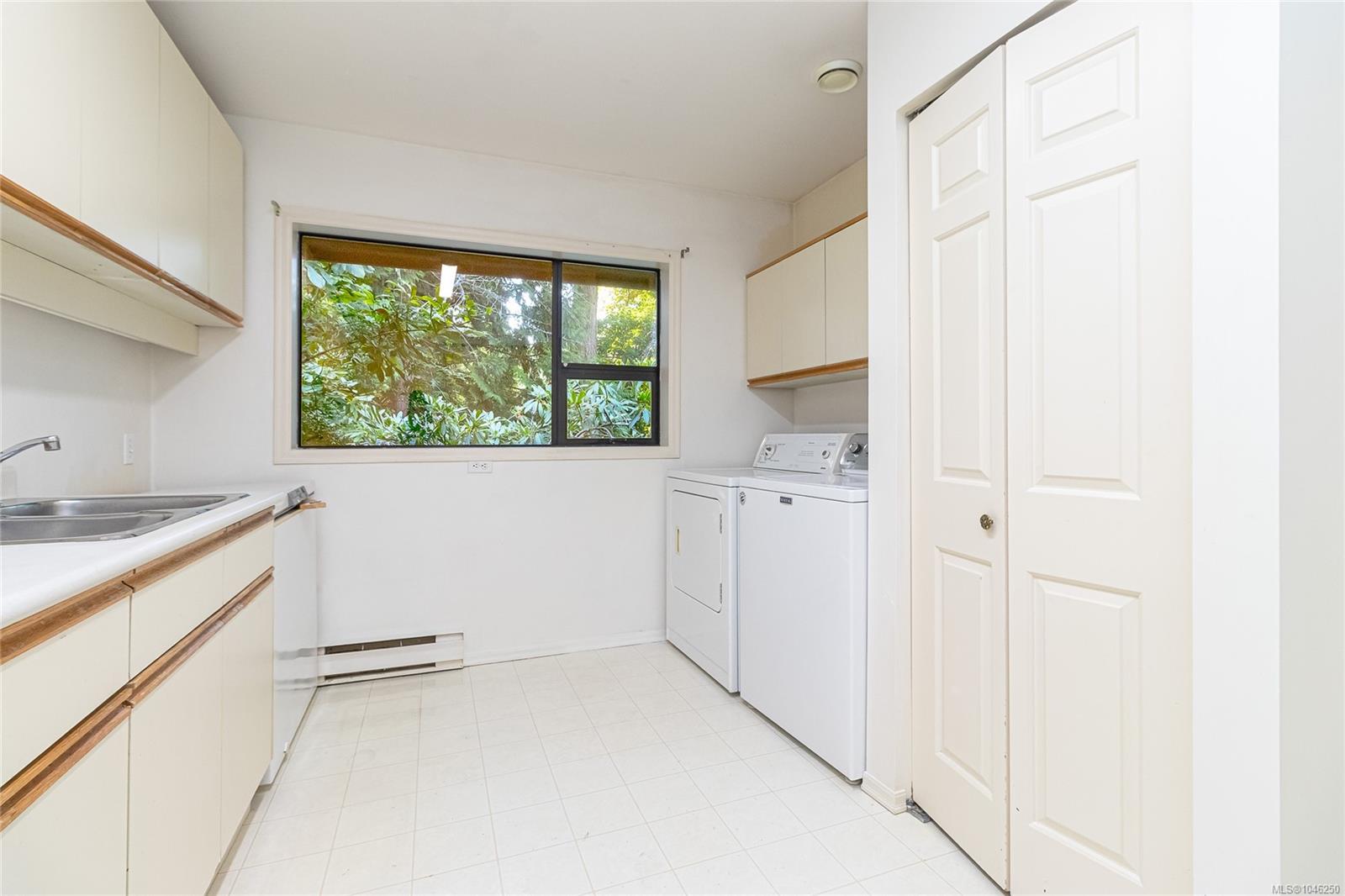 2680 Arbutus Rd