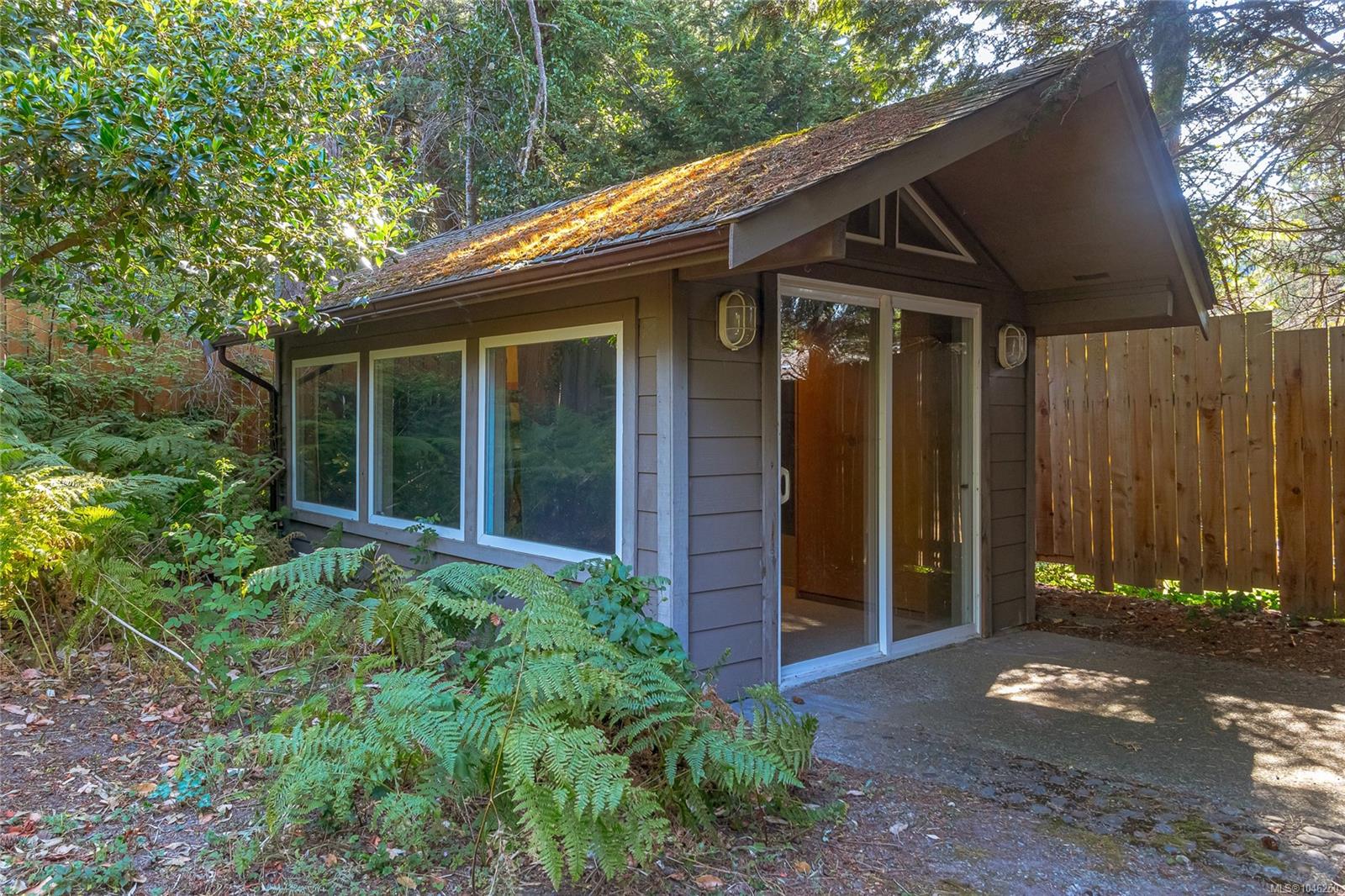 2680 Arbutus Rd