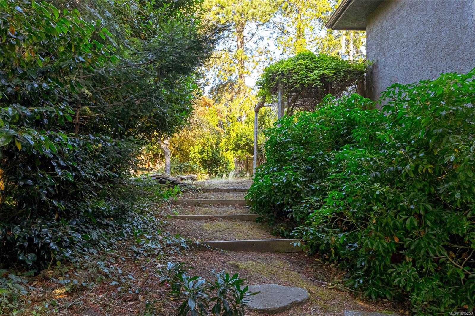 2680 Arbutus Rd