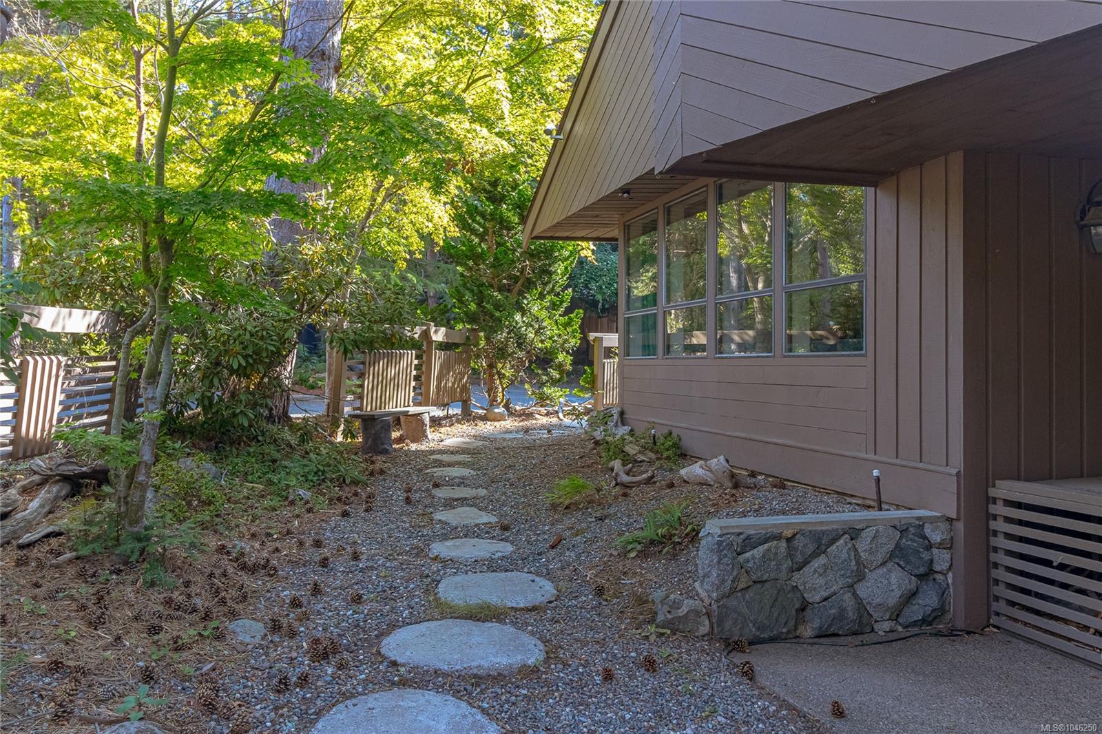 2680 Arbutus Rd