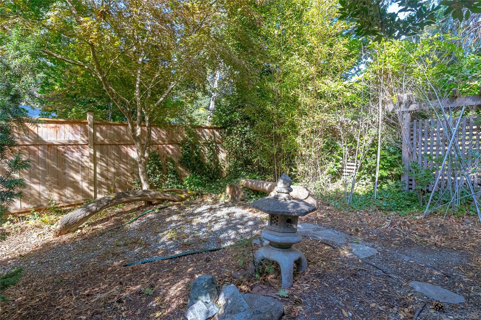 2680 Arbutus Rd