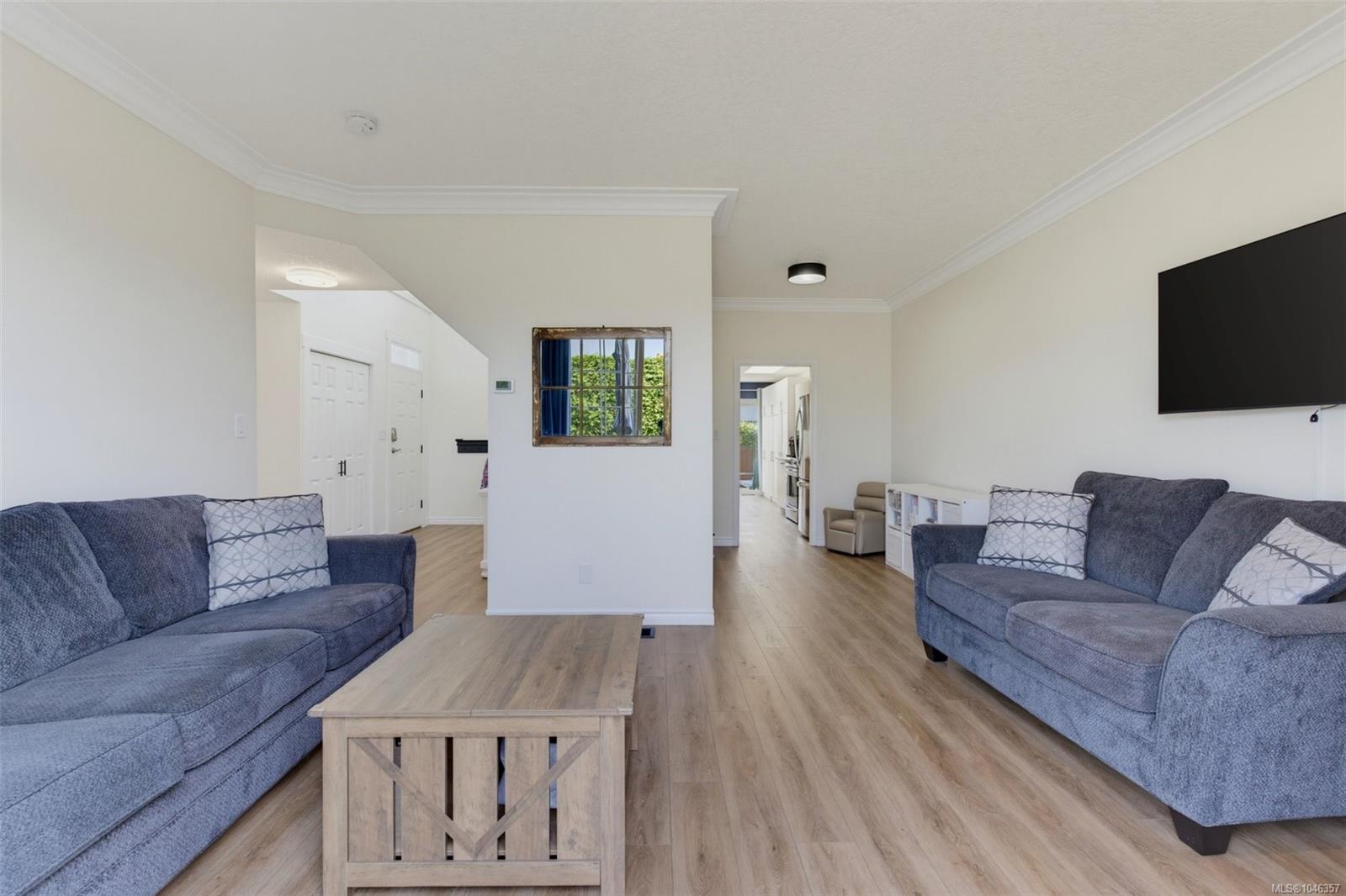 2115 Amelia Ave #9