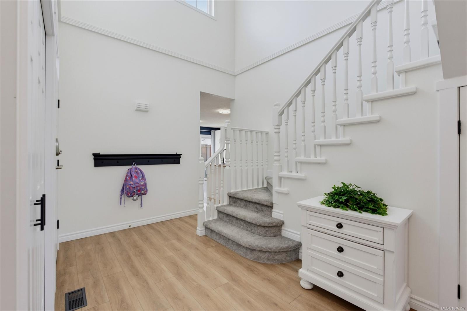 2115 Amelia Ave #9