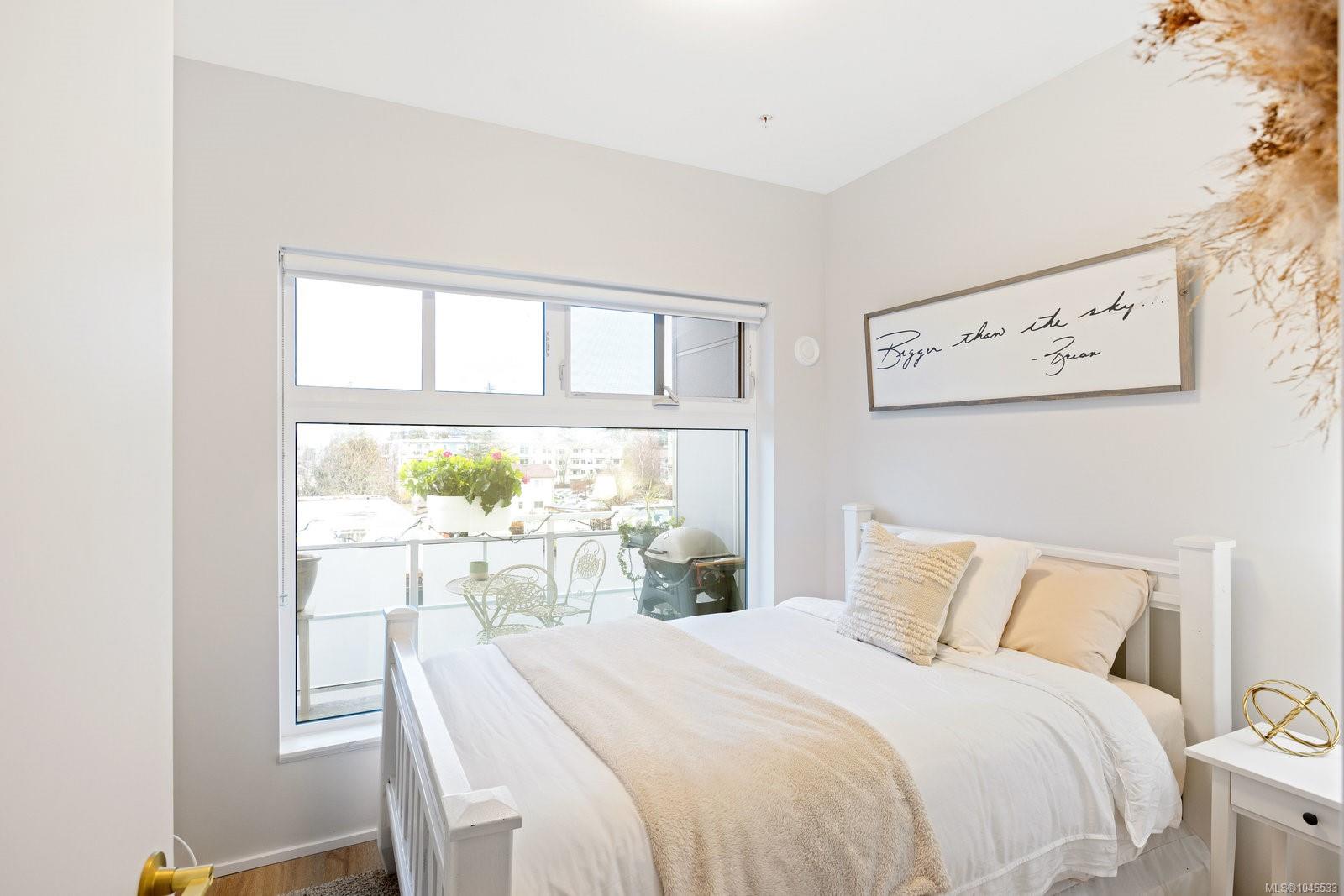 2348 Beacon Ave #303
