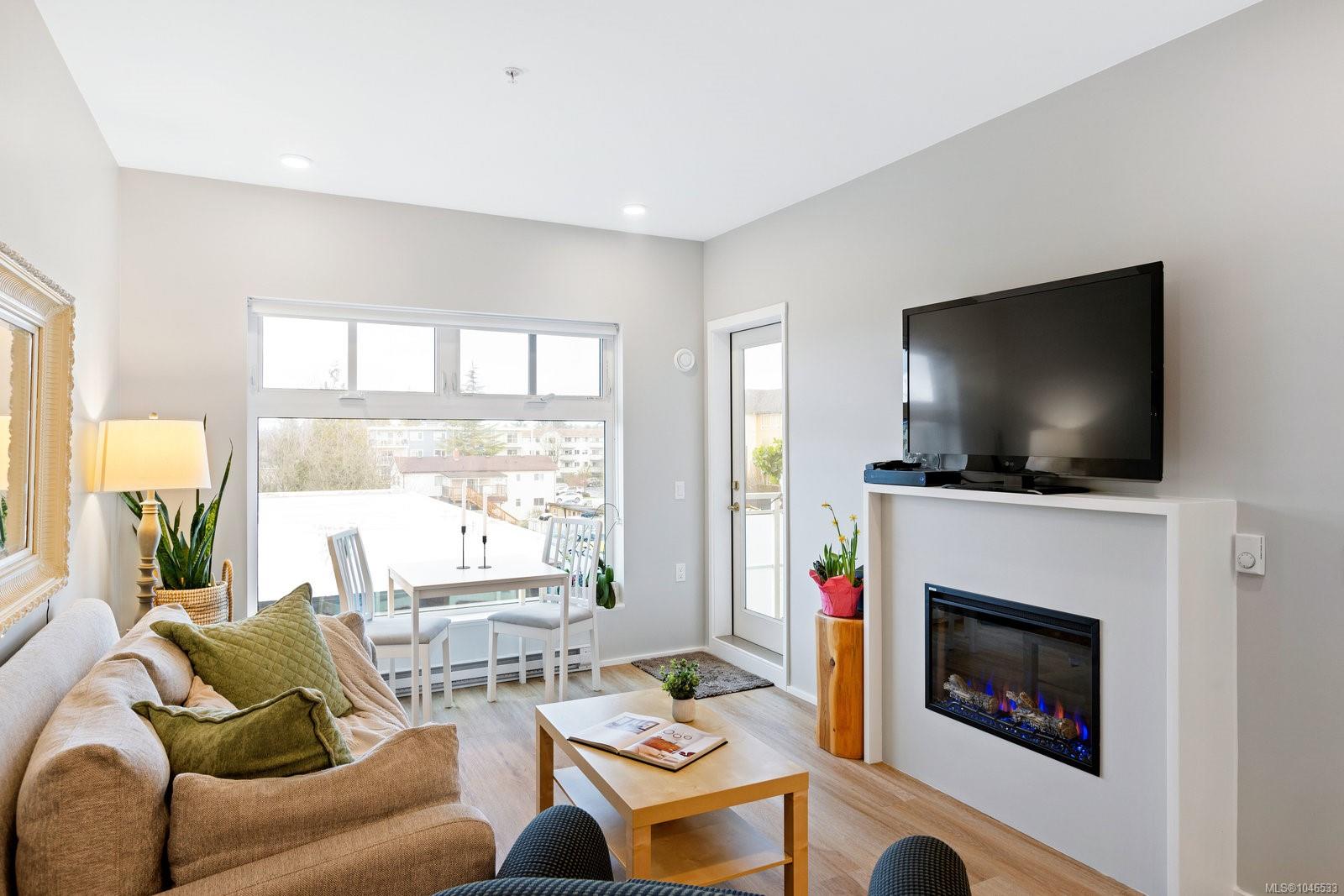 2348 Beacon Ave #303