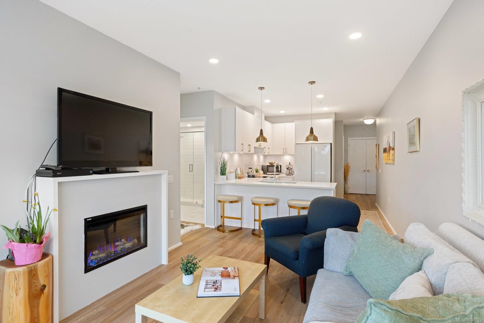 2348 Beacon Ave #303