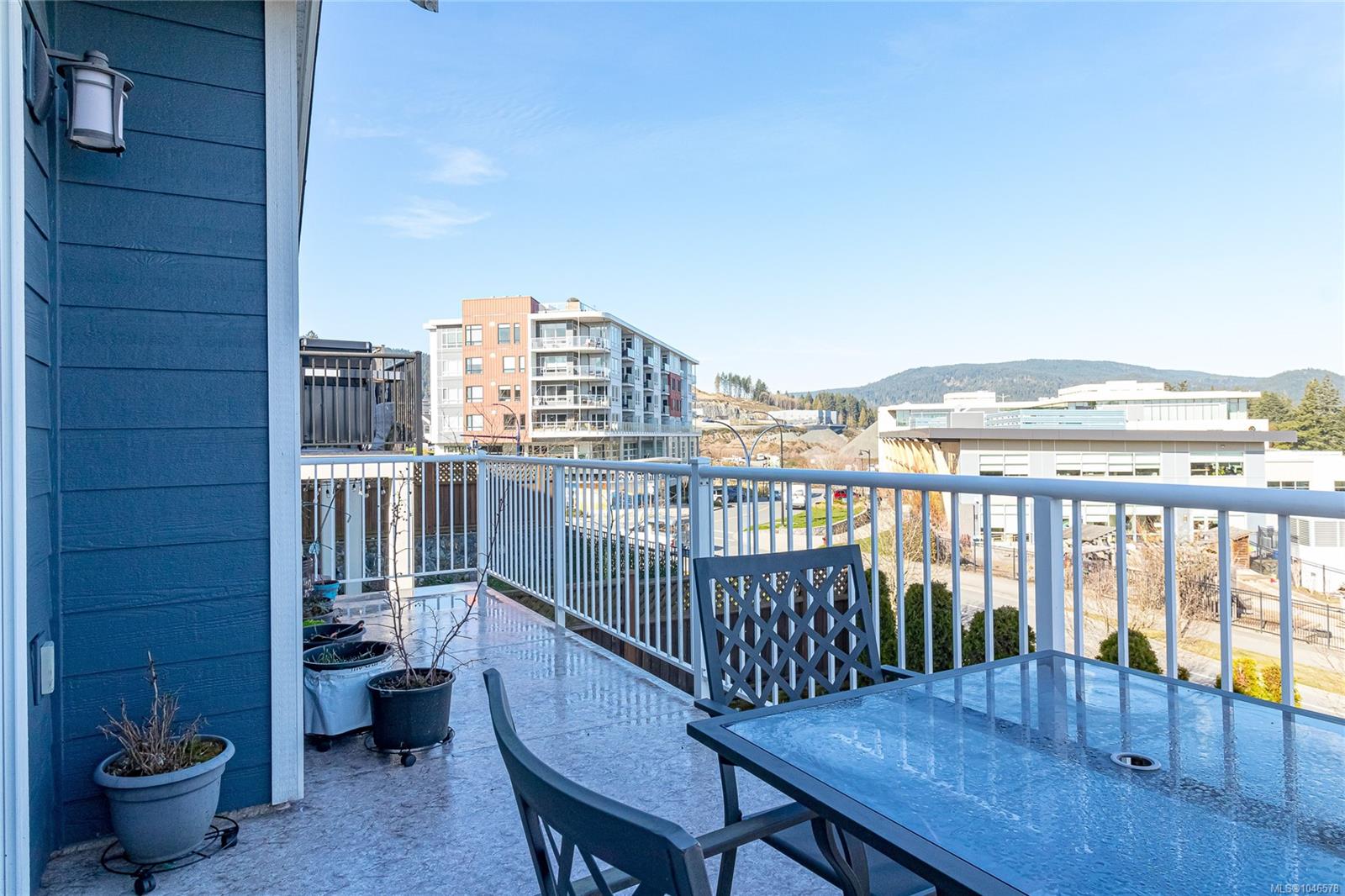 1318 Artesian Crt