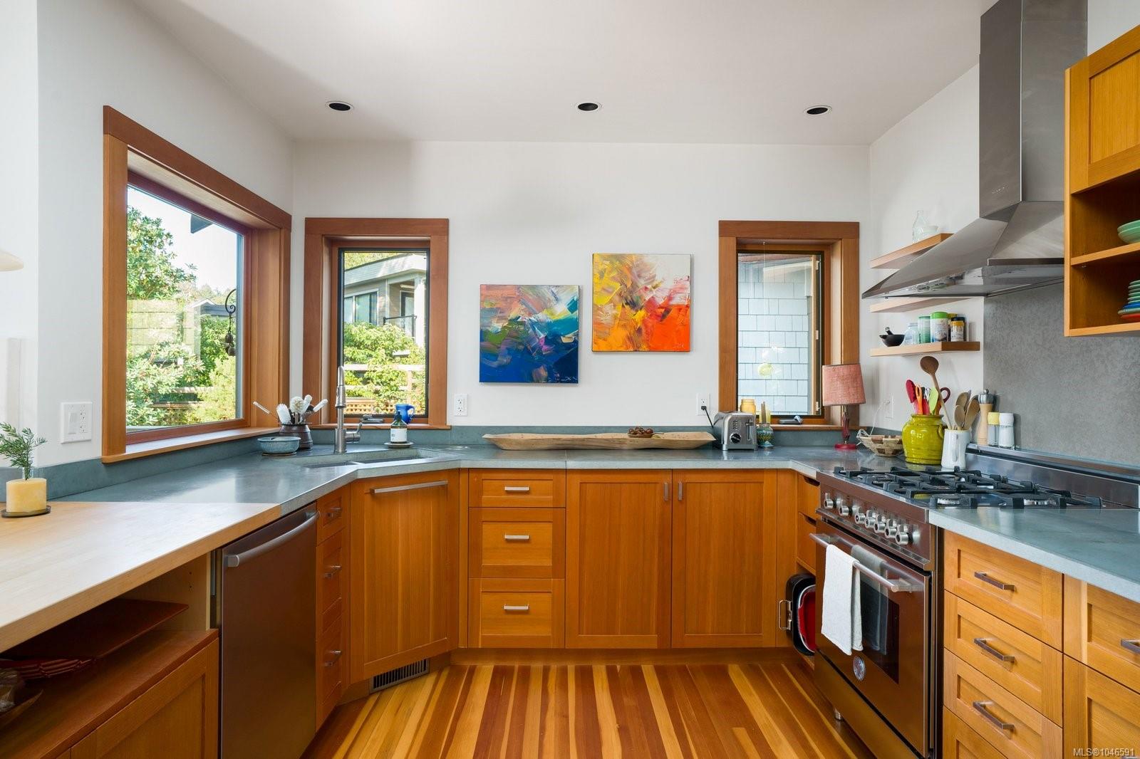 10994 Madrona Dr