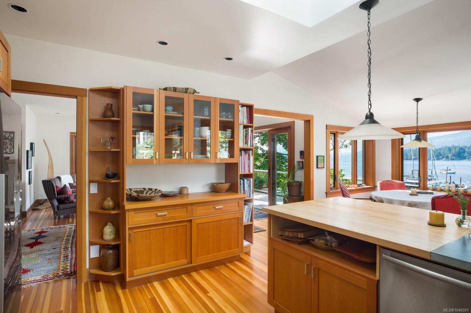 10994 Madrona Dr