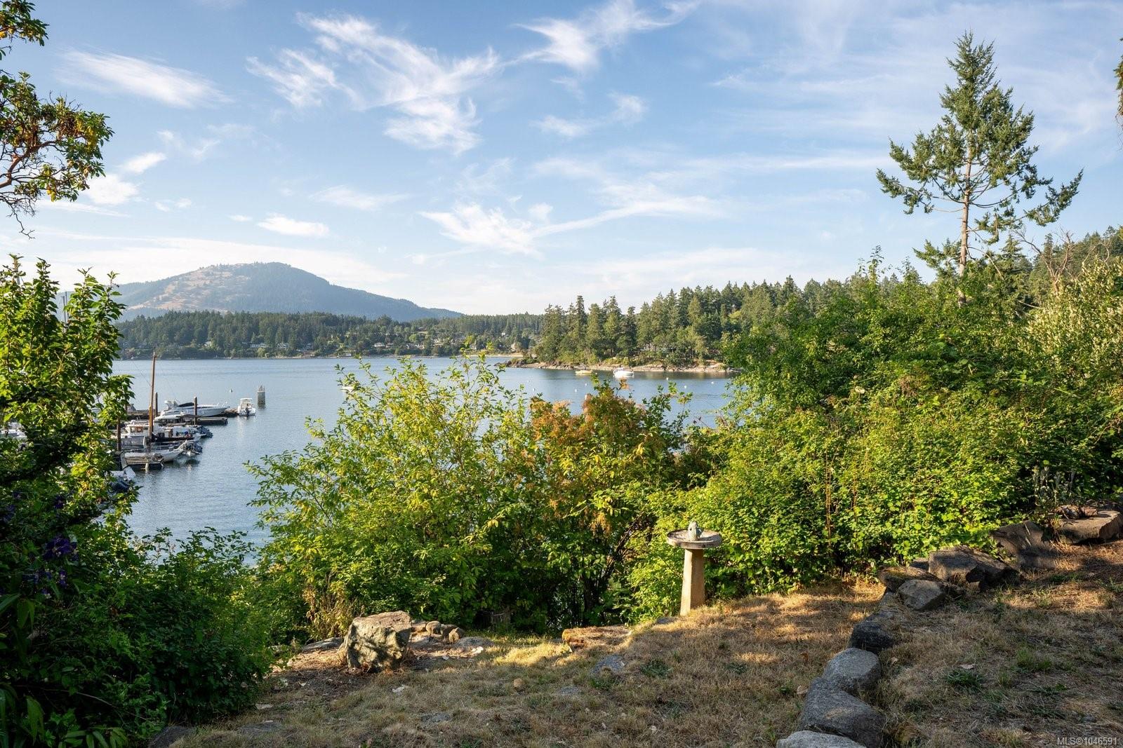 10994 Madrona Dr