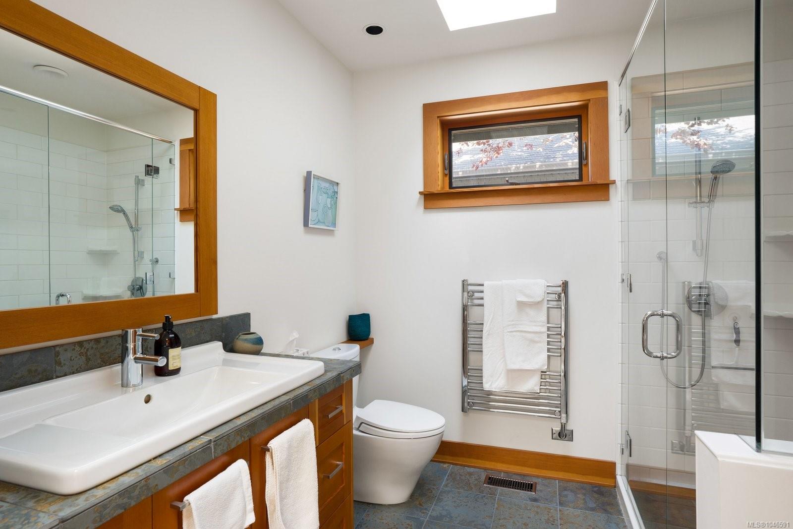 10994 Madrona Dr
