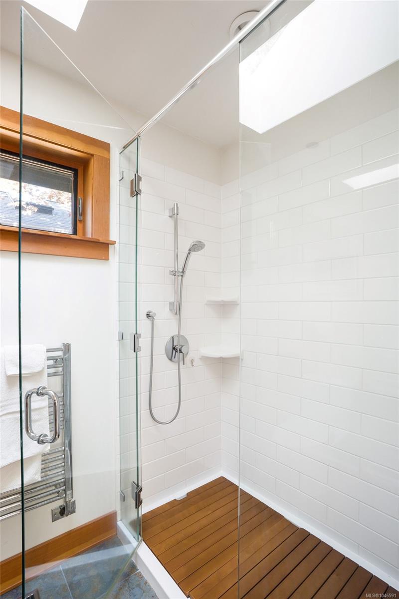 10994 Madrona Dr