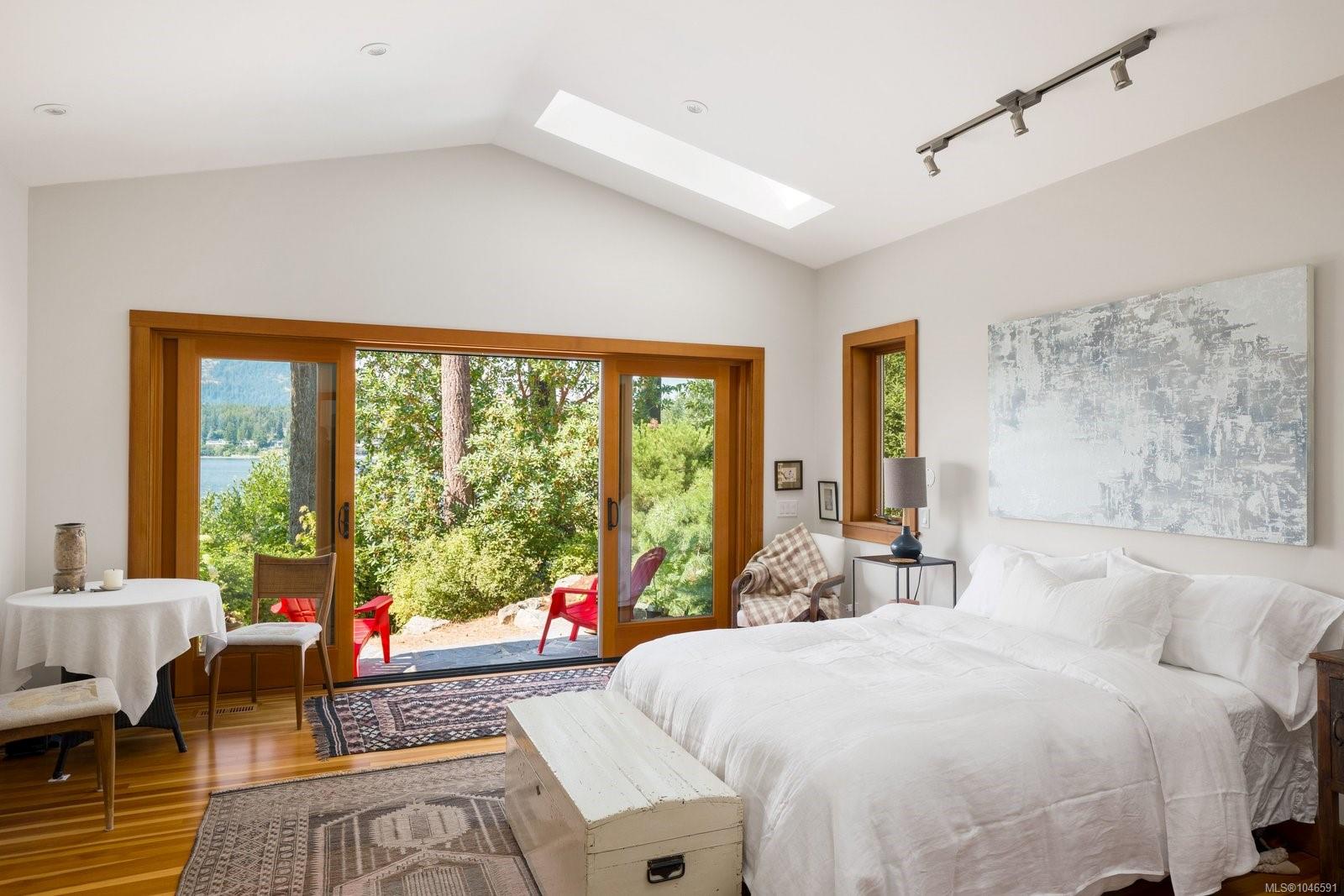 10994 Madrona Dr