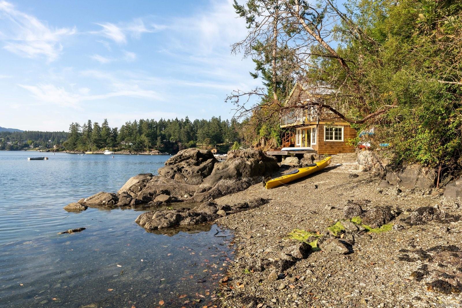 10994 Madrona Dr