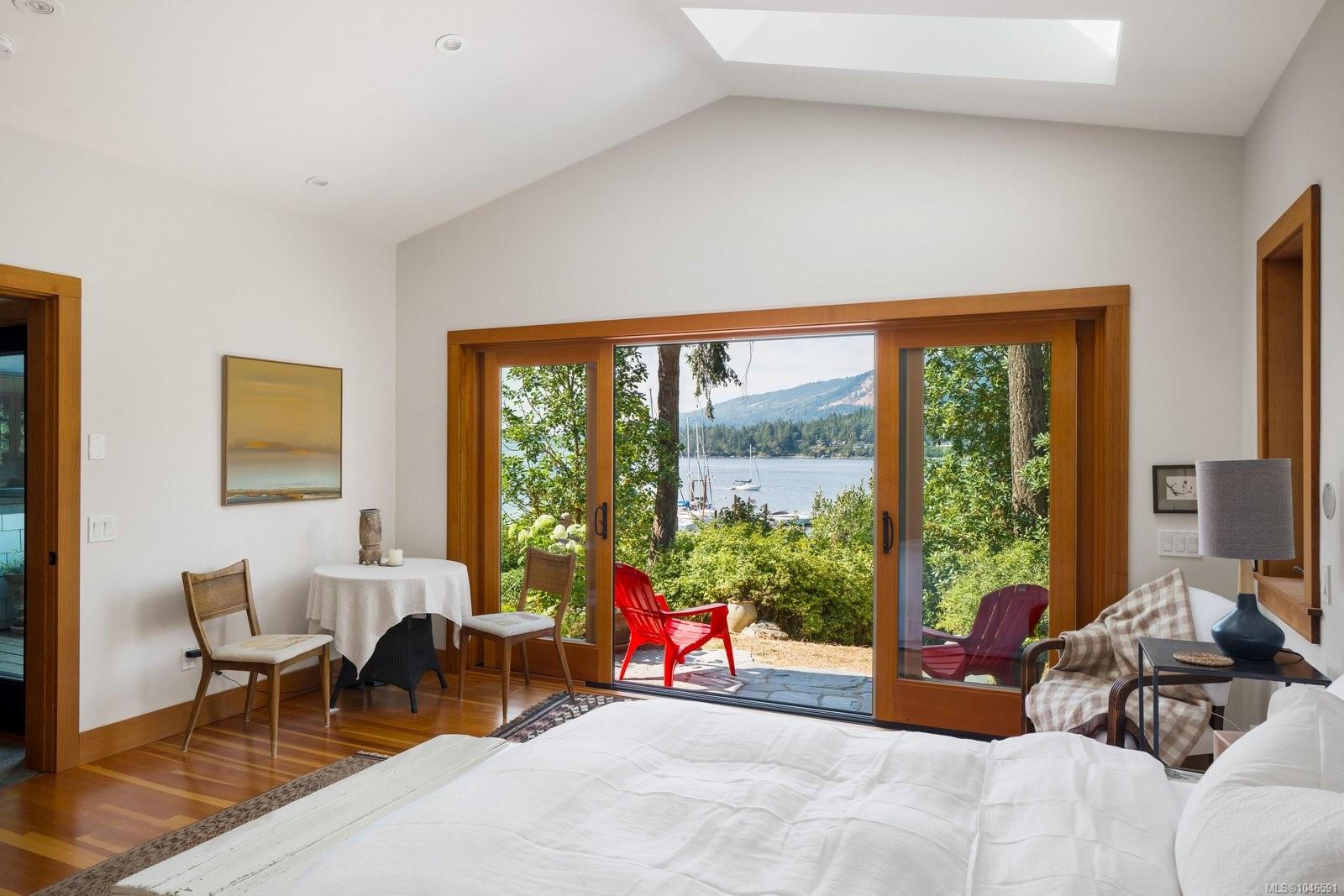10994 Madrona Dr