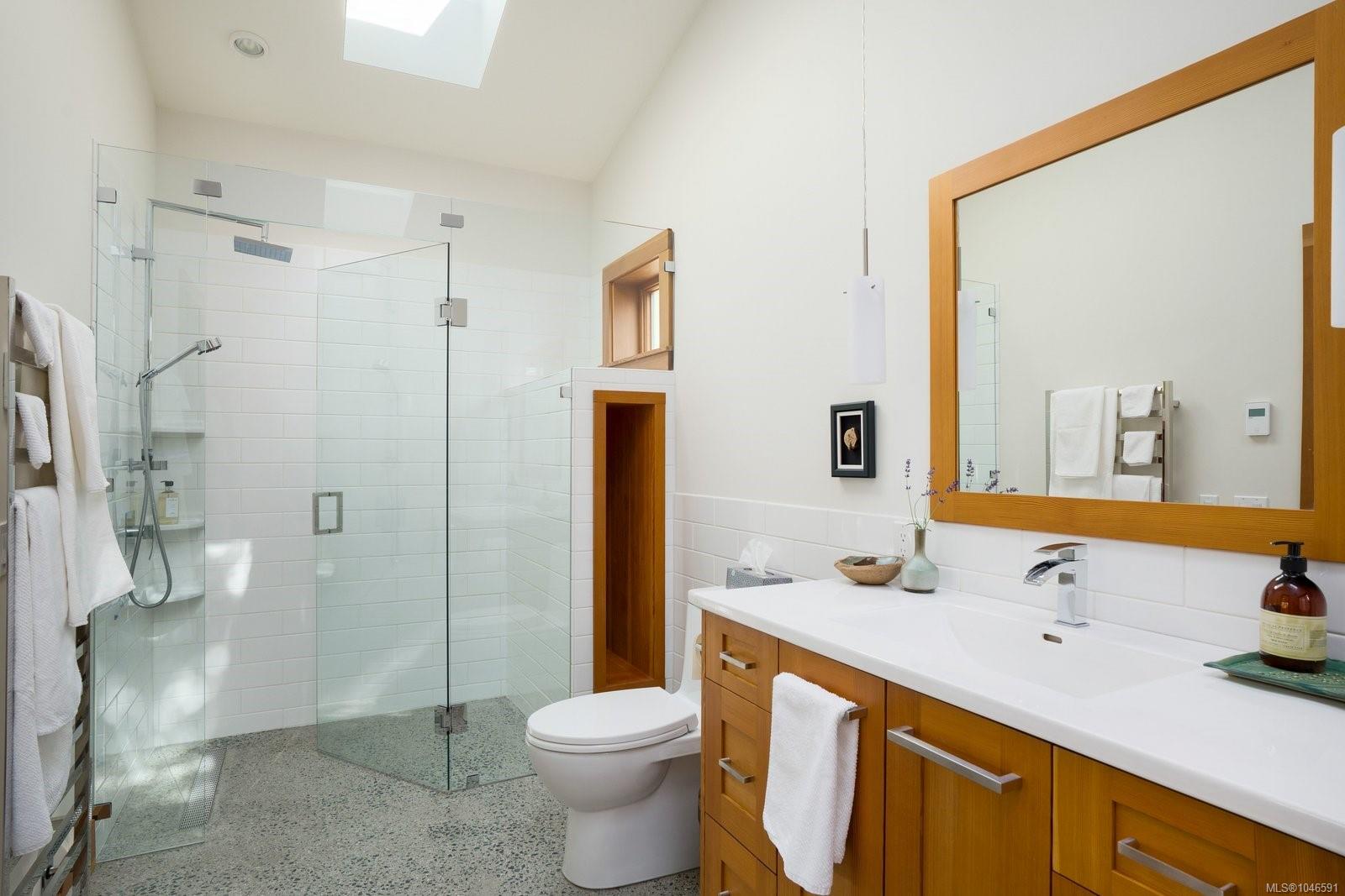 10994 Madrona Dr