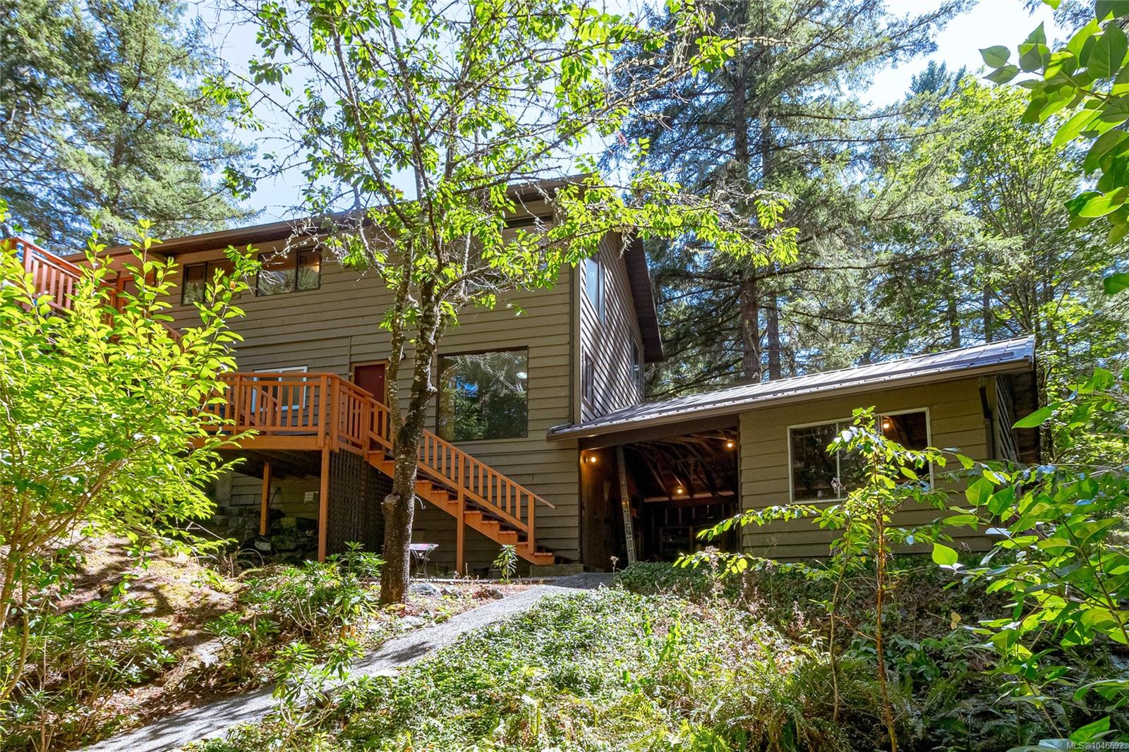 100 Viaduct Ave W