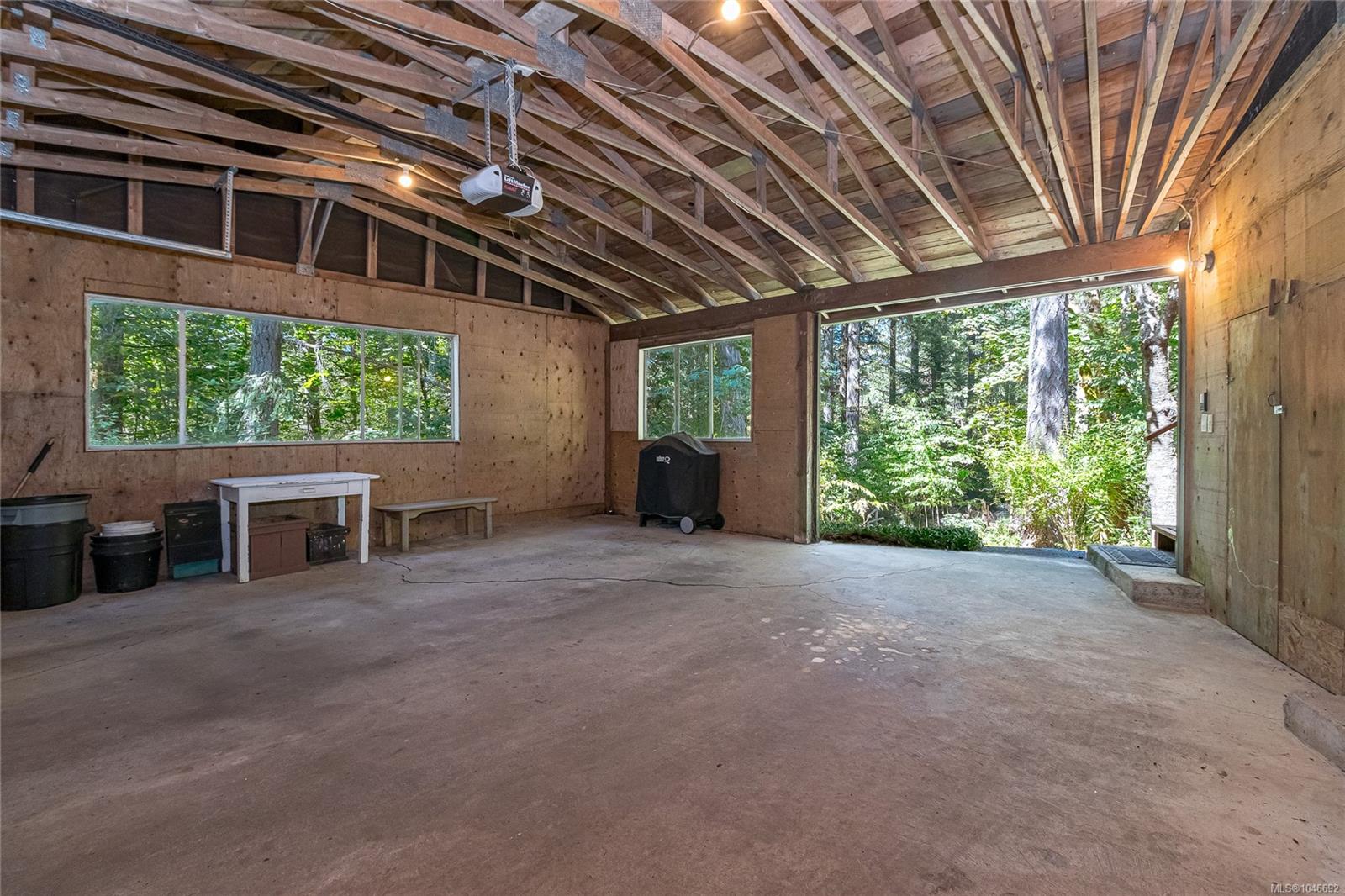 100 Viaduct Ave W