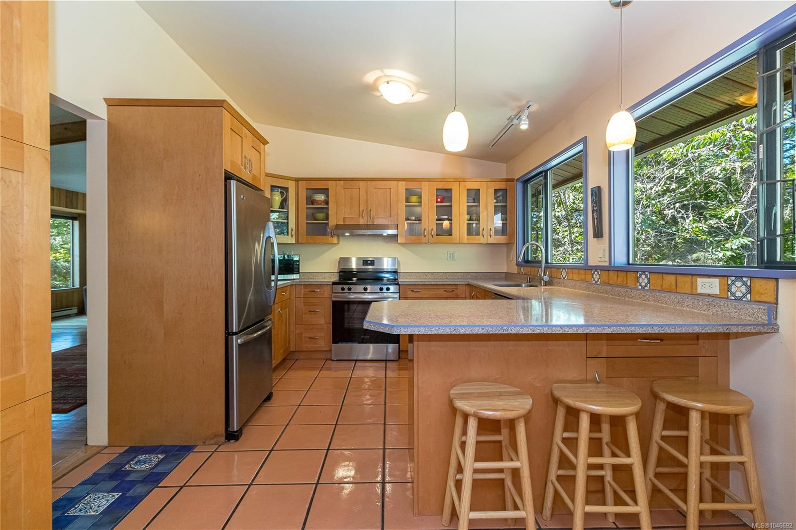 100 Viaduct Ave W