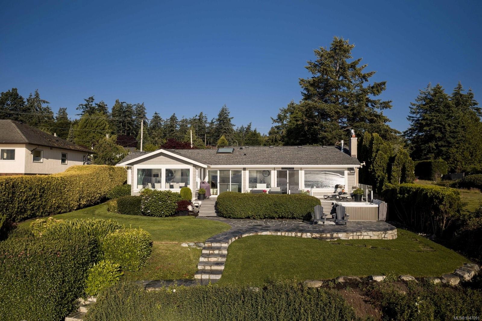 8585 Lochside Dr