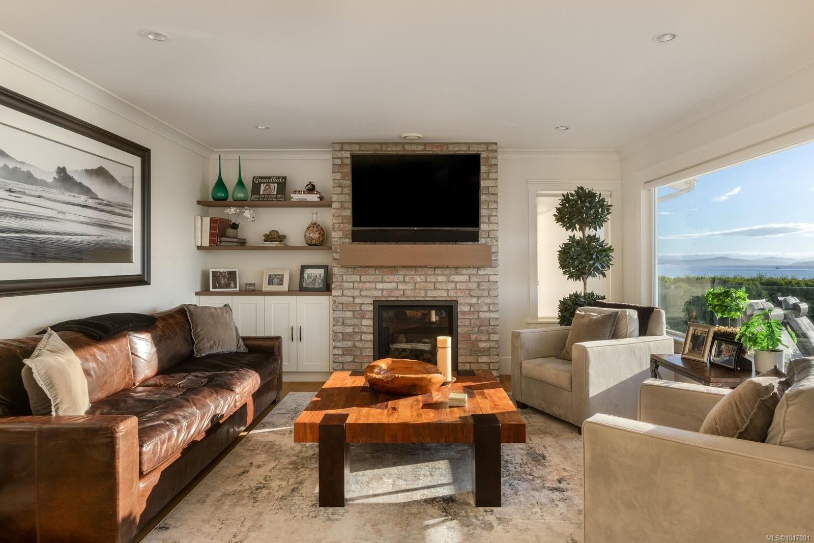 8585 Lochside Dr