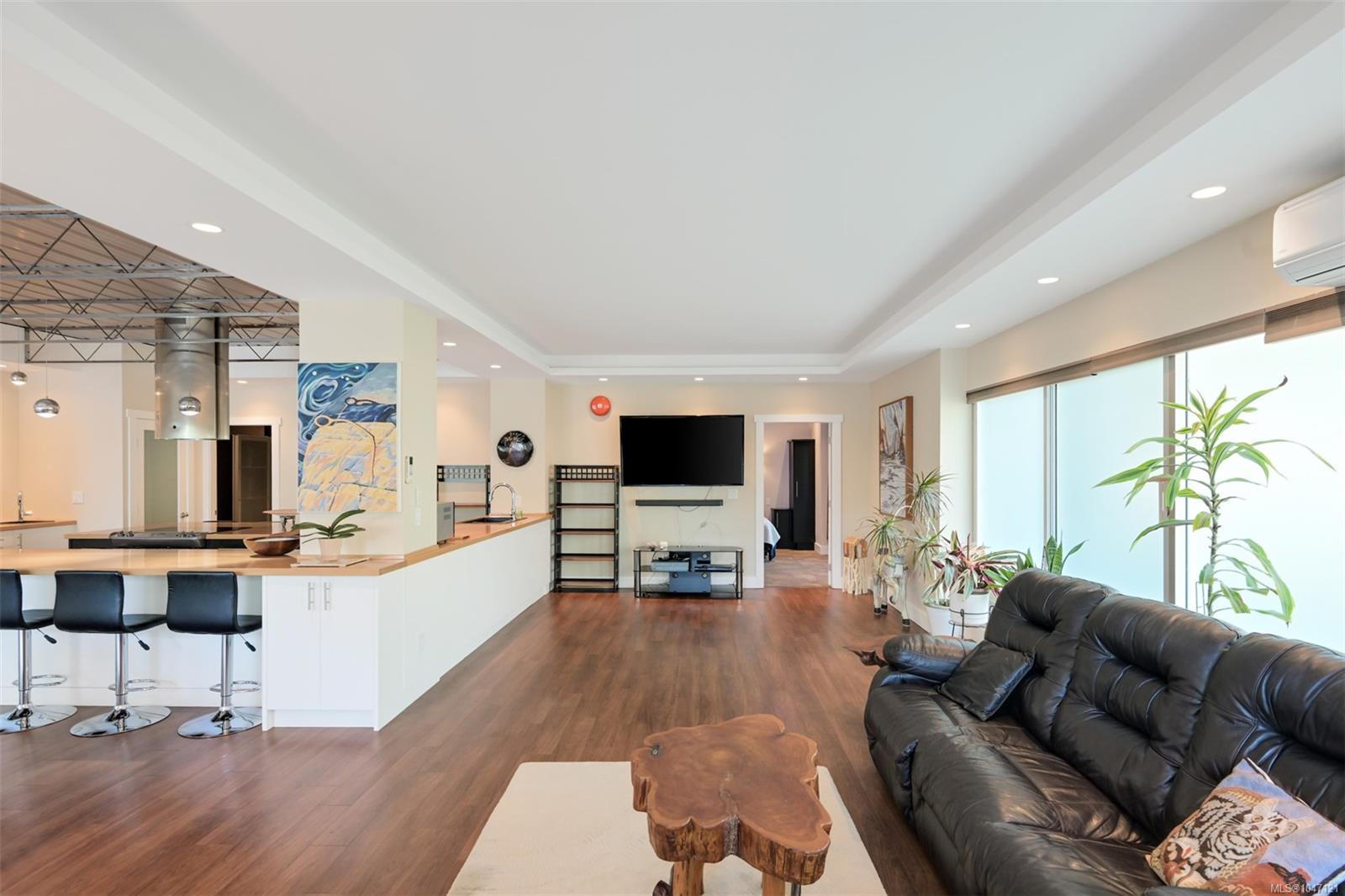 2245 James White Blvd #105