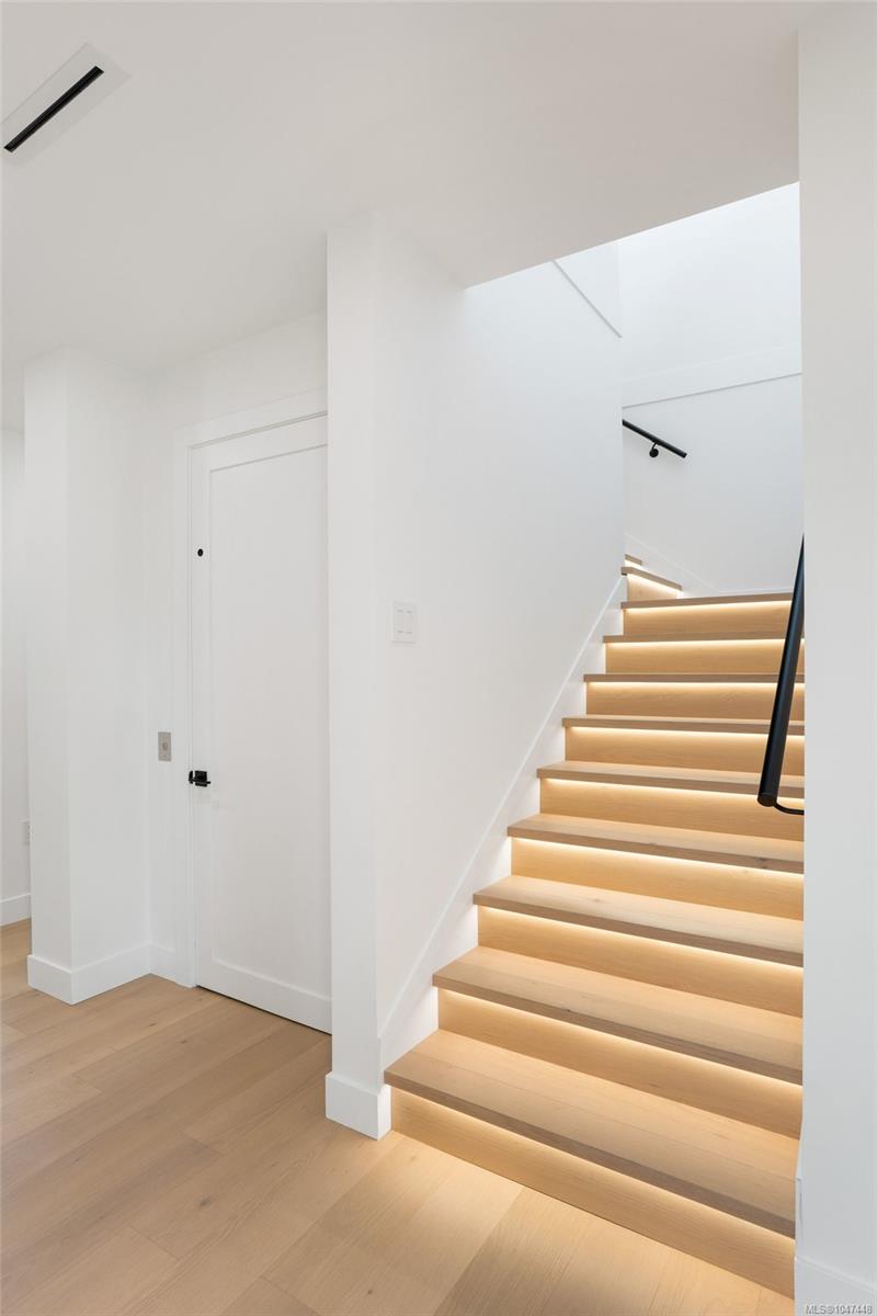 2292 Gail Pl